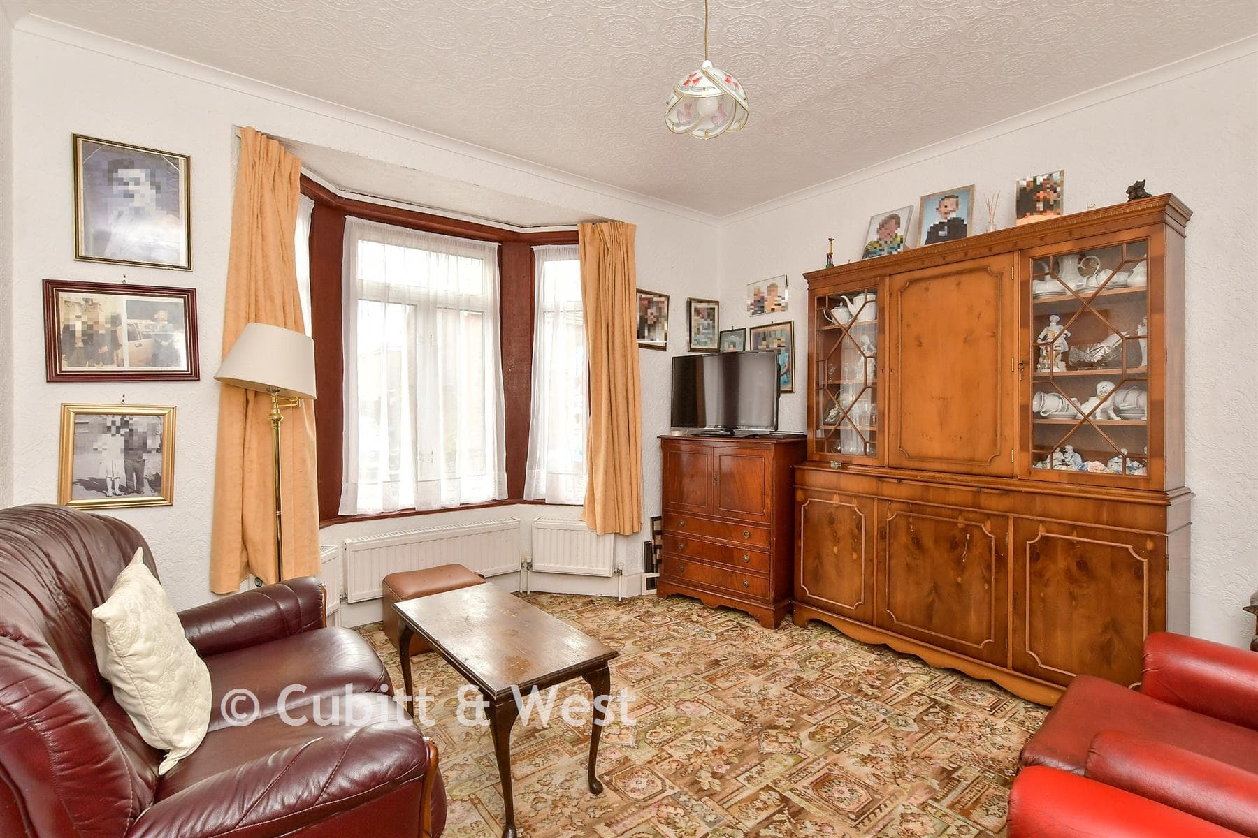 3 Bed Semi Detached House, Petlands Road Haywards Heath — photo 3