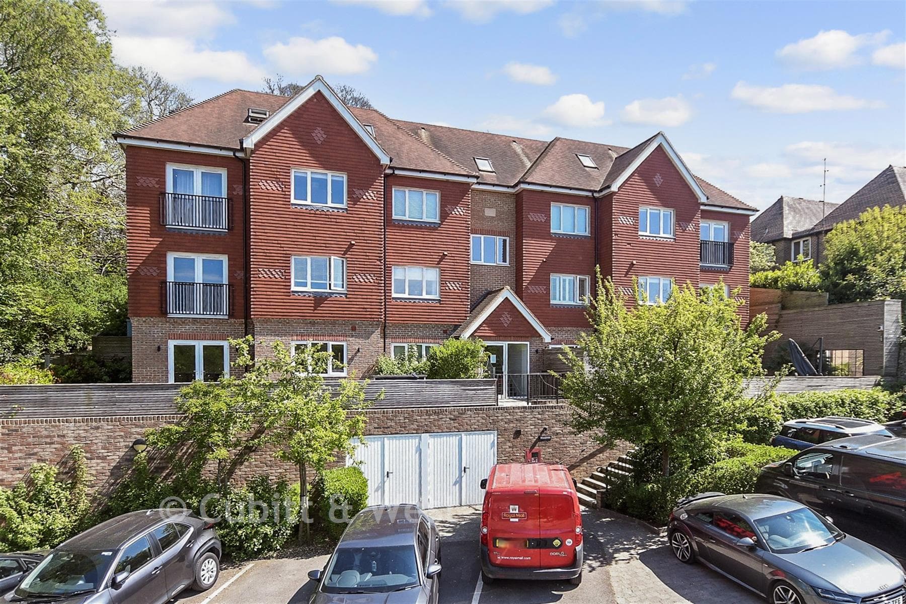 2 Bed Apartment, Woodside Haywards Heath — photo 2