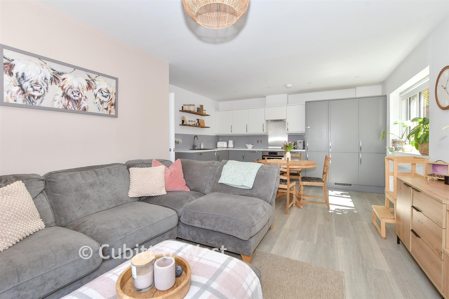 2 Bed Apartment, Woodside Haywards Heath — photo 3