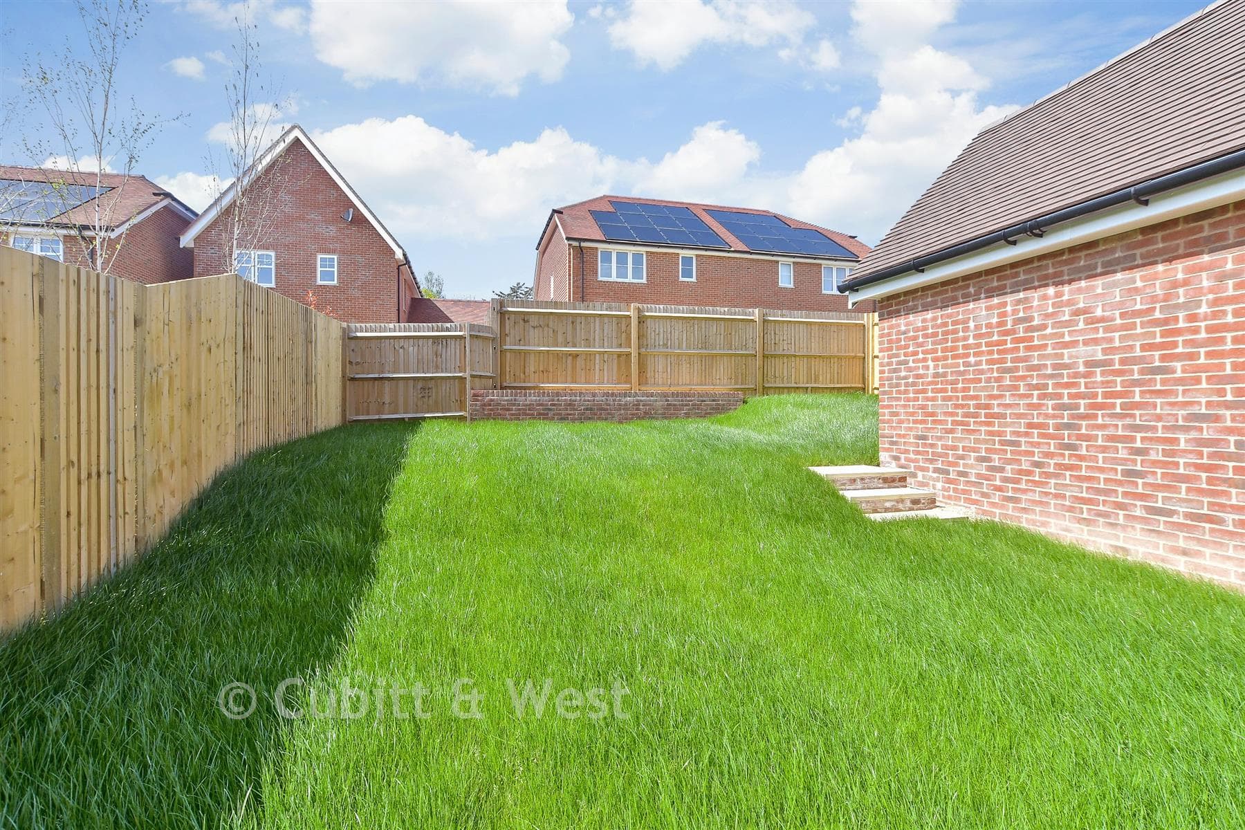 4 Bed Semi Detached House, Nettle Drive Temple Gate Burgess Hill — photo 2