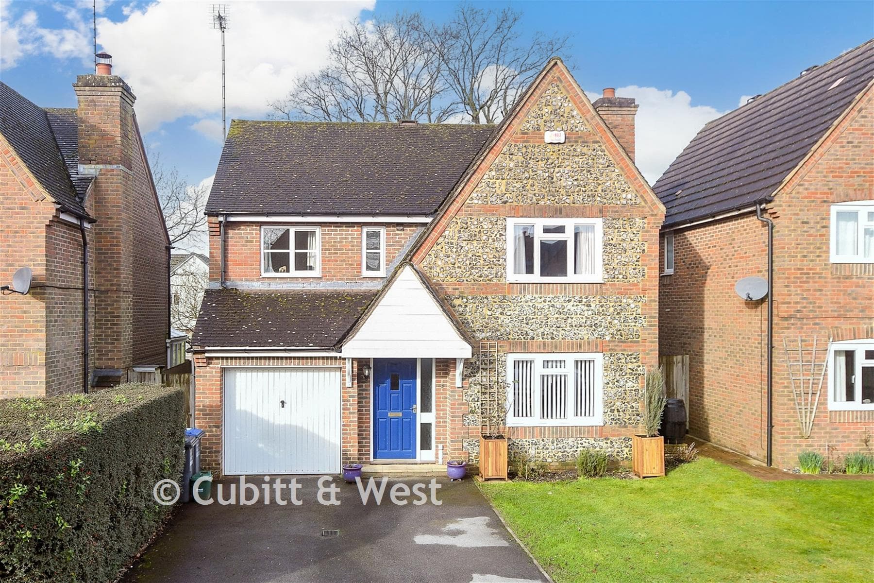 4 Bed Detached House, Sayers Common Hassocks — photo 1