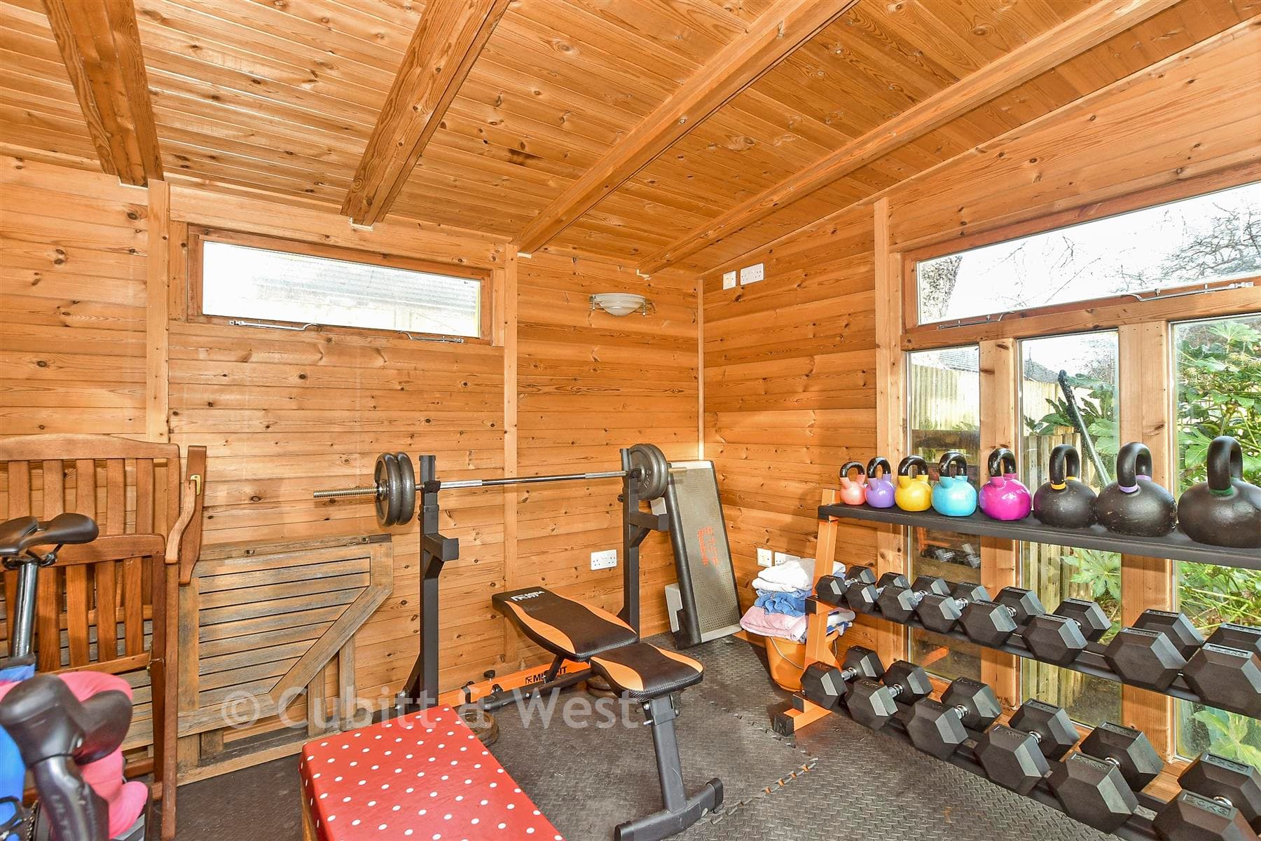 4 Bed Detached House, Sayers Common Hassocks — photo 2