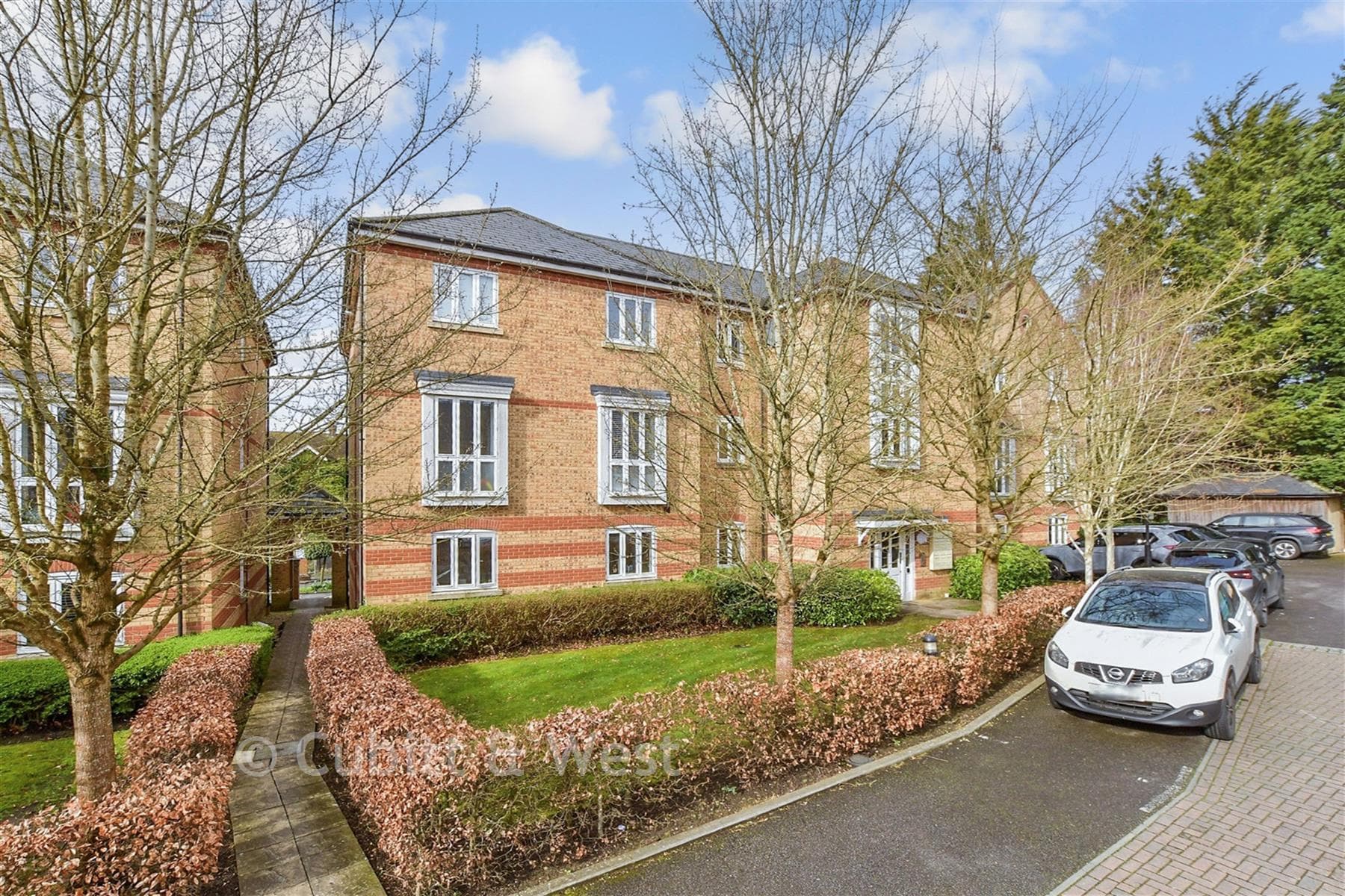 2 Bed Flat, Chapman Way Haywards Heath — photo 1