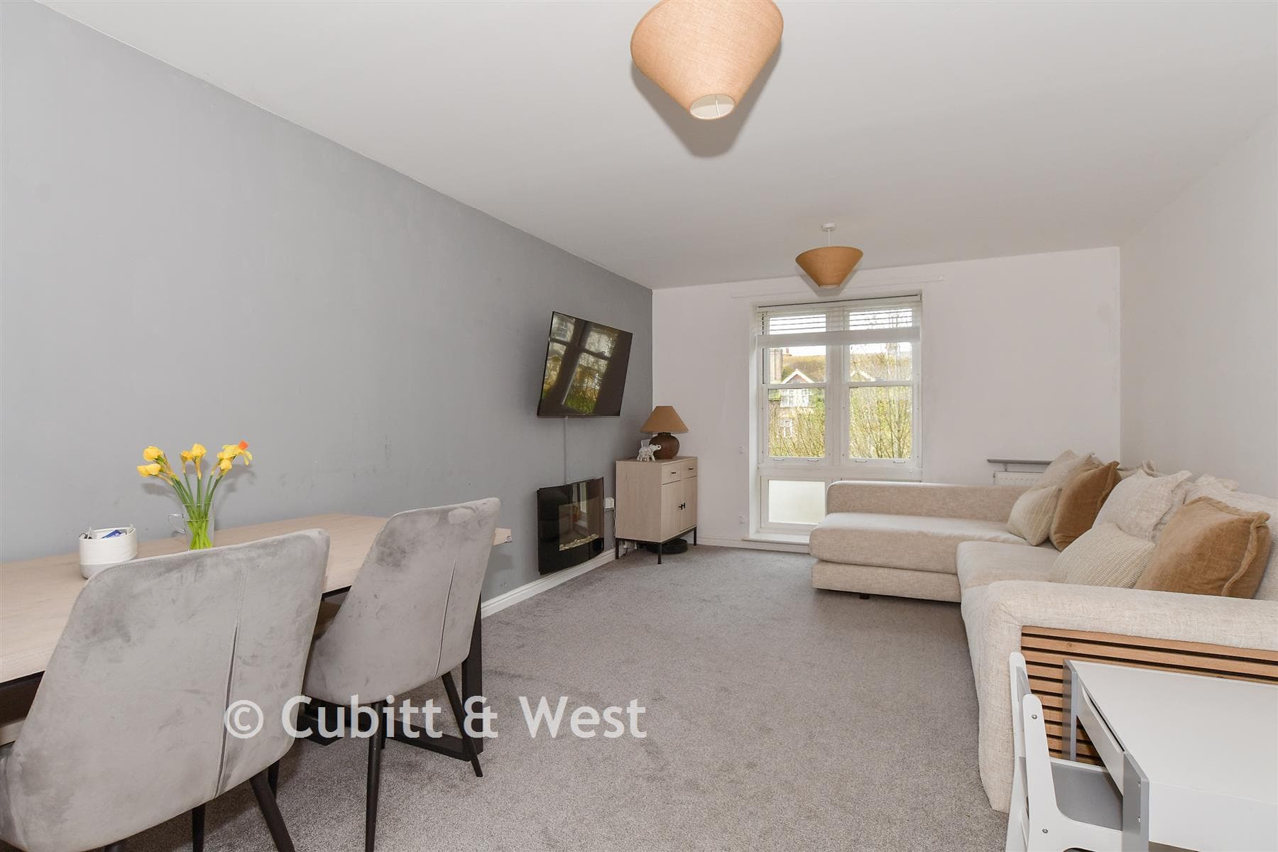 2 Bed Flat, Chapman Way Haywards Heath — photo 3