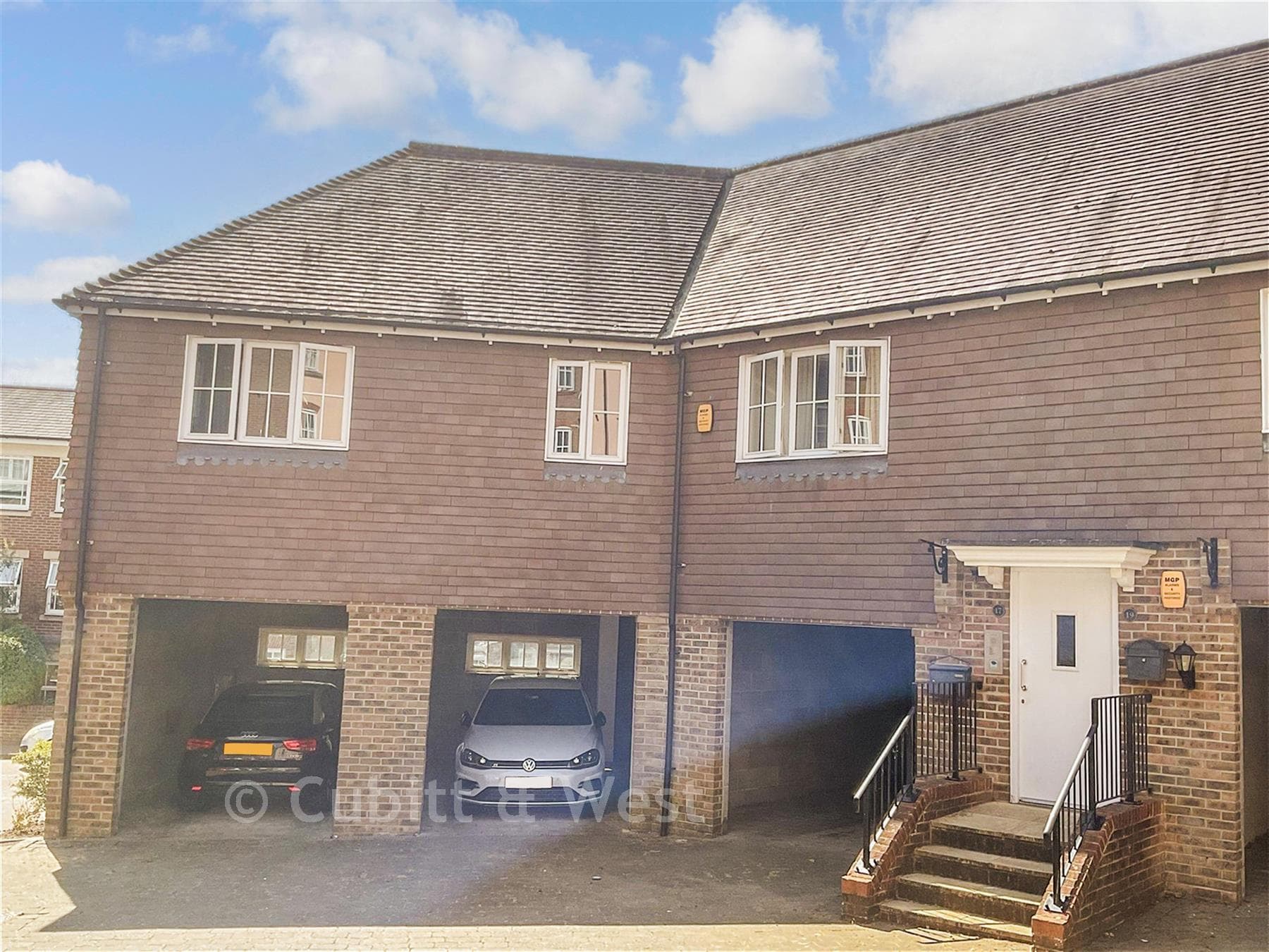 2 Bed Coach House, Updown Hill Haywards Heath — photo 1
