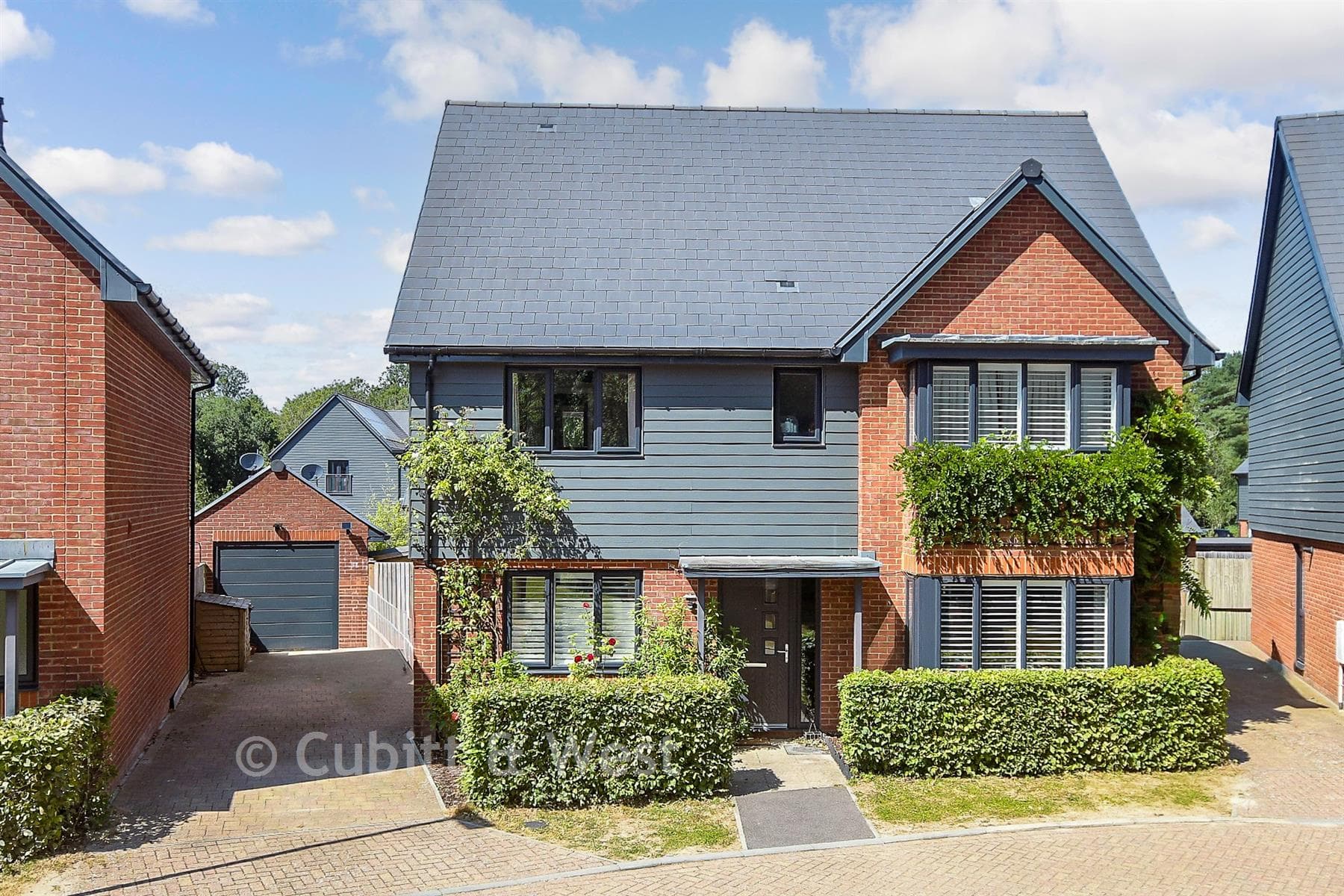 4 Bed Detached House, Long Lane Handcross Haywards Heath — photo 1