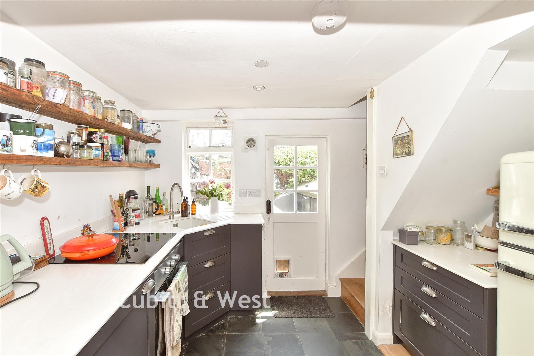 1 Bed Cottage, St John Street Lewes — photo 5
