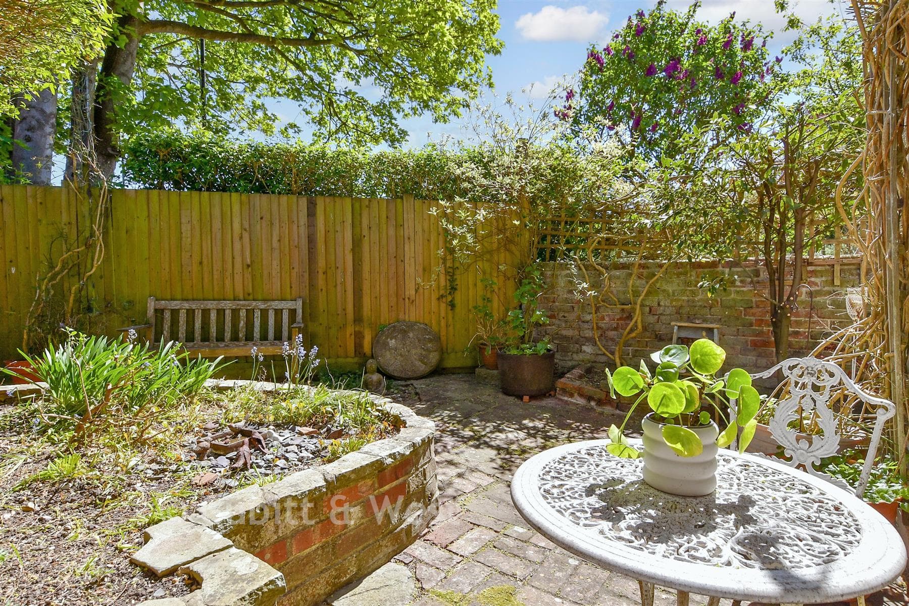 2 Bed Terraced House, Garden Street Lewes — photo 2