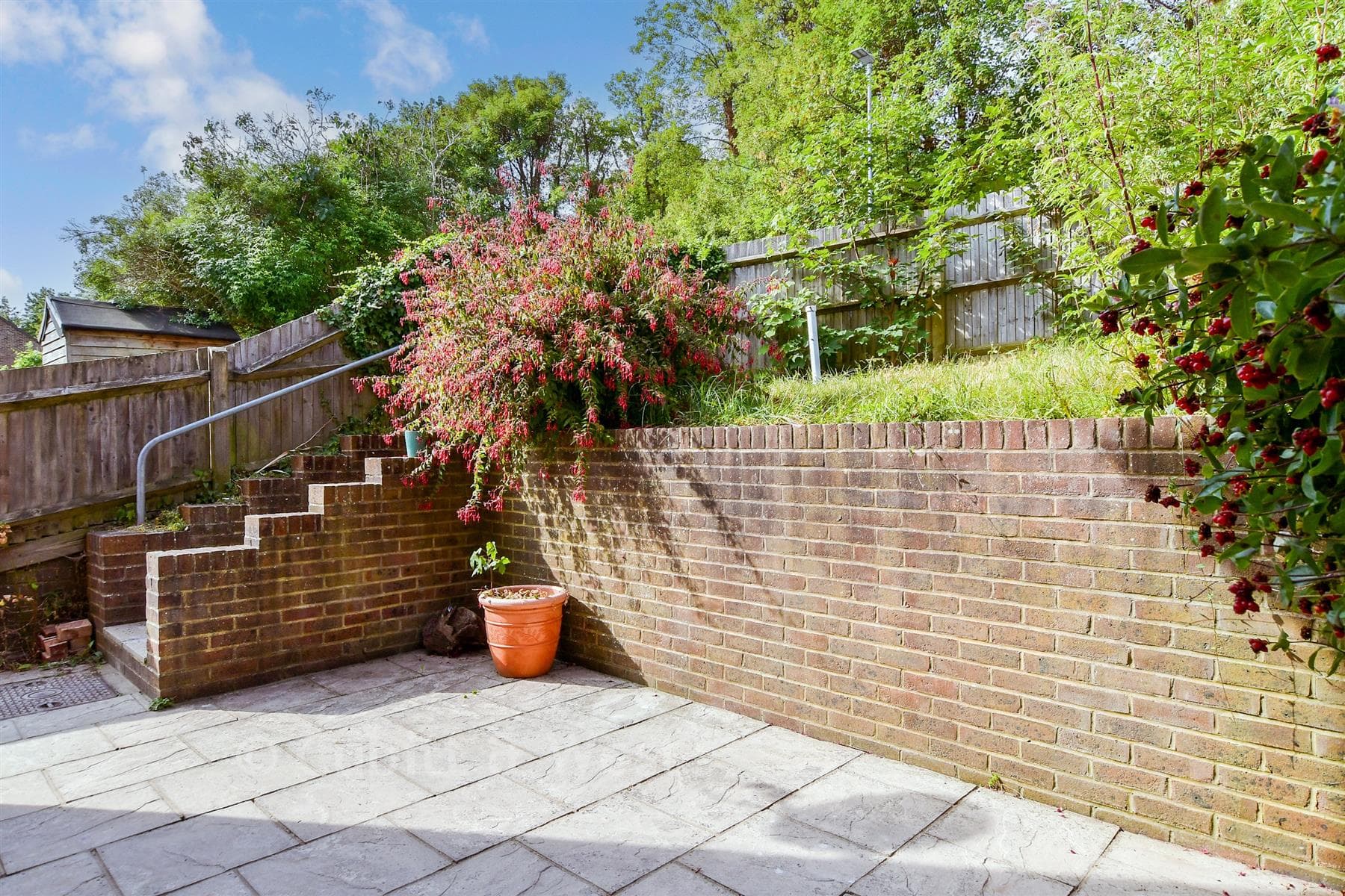 3 Bed End Of Terrace House, Blois Road Lewes — photo 2