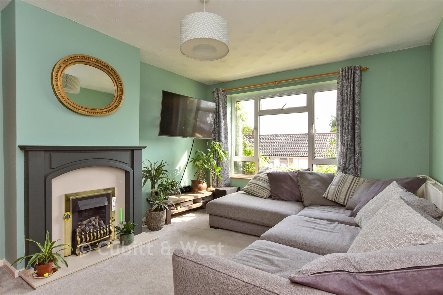 3 Bed End Of Terrace House, Blois Road Lewes — photo 4