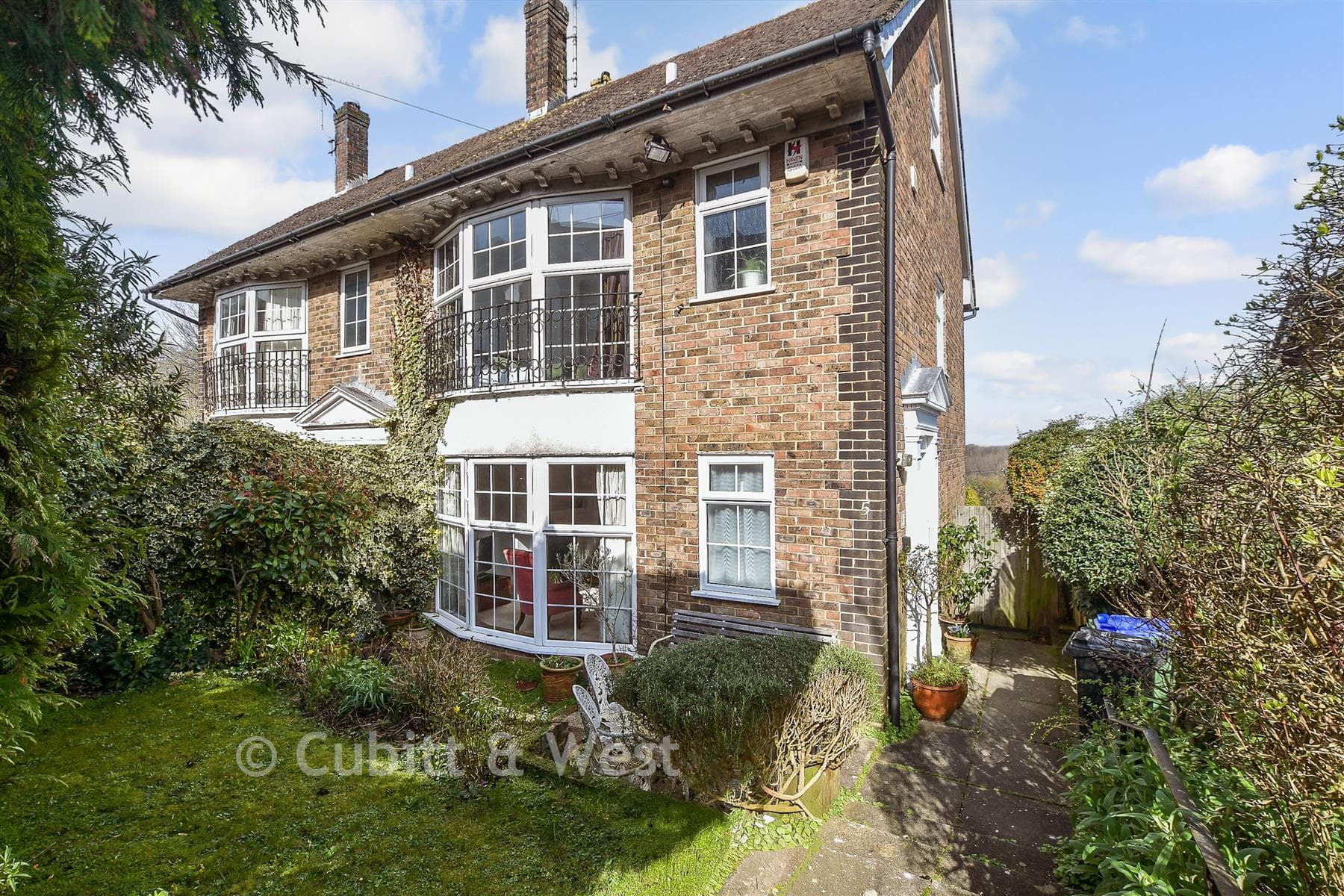3 Bed Semi Detached House, Sackville Close Lewes — photo 1