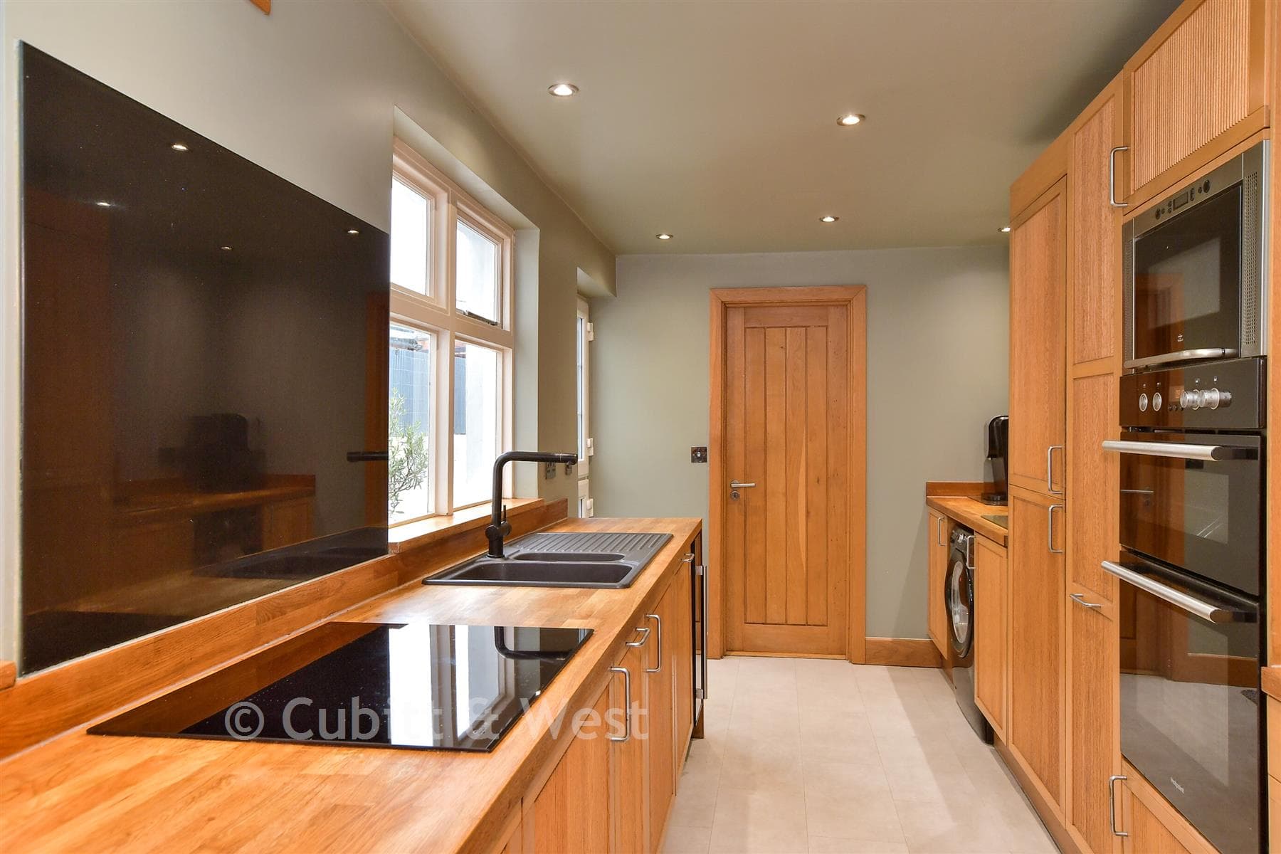 3 Bed Terraced House, Ditchling Rise Brighton — photo 5