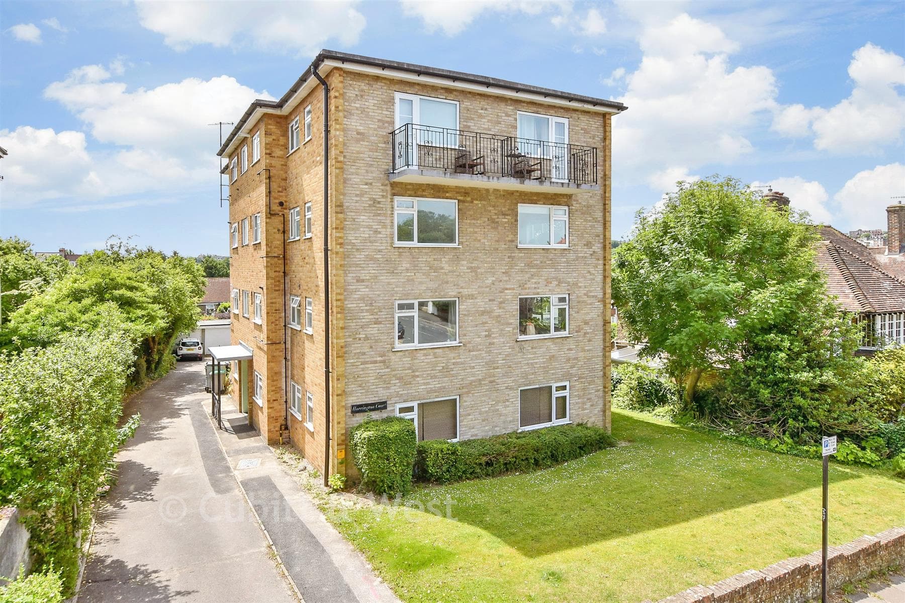 2 Bed Flat, Harrington Road Brighton — photo 1