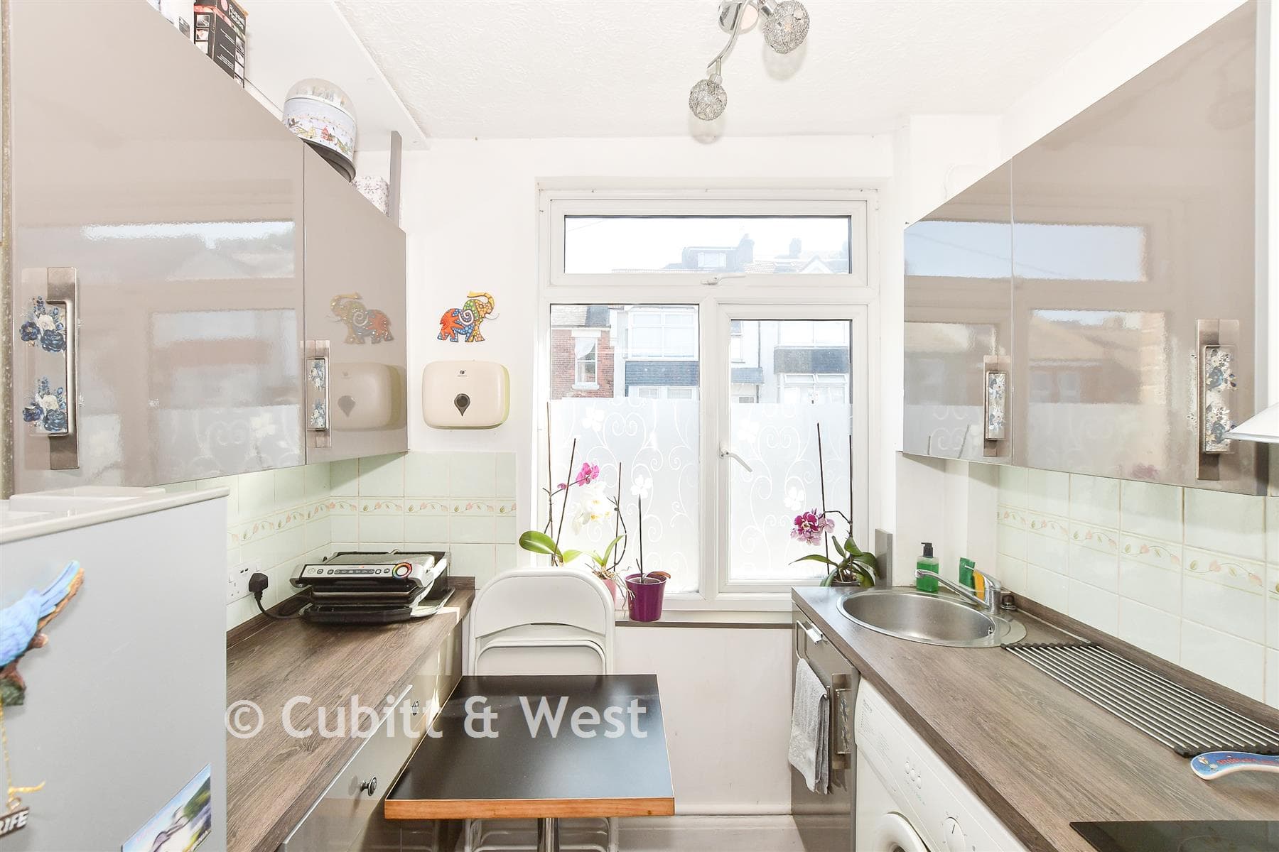 1 Bed Flat, Milner Road Brighton — photo 3