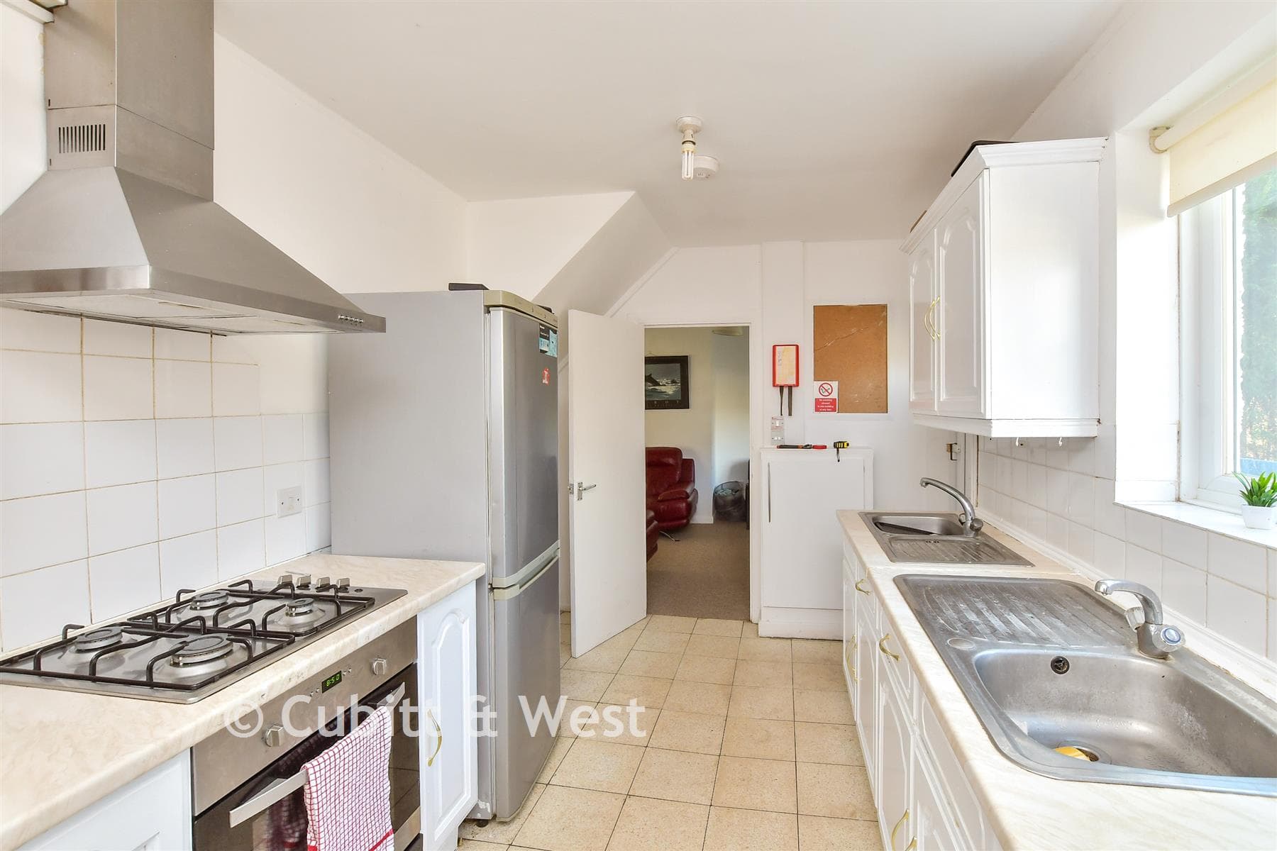 6 Bed Semi Detached House, Hillside Brighton — photo 5
