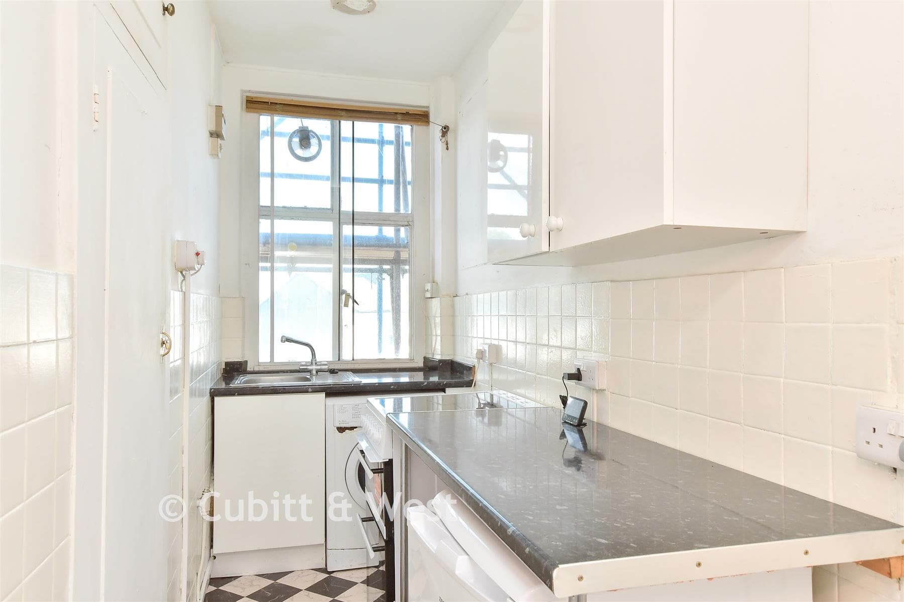 1 Bed Apartment, Bath Street Brighton — photo 4
