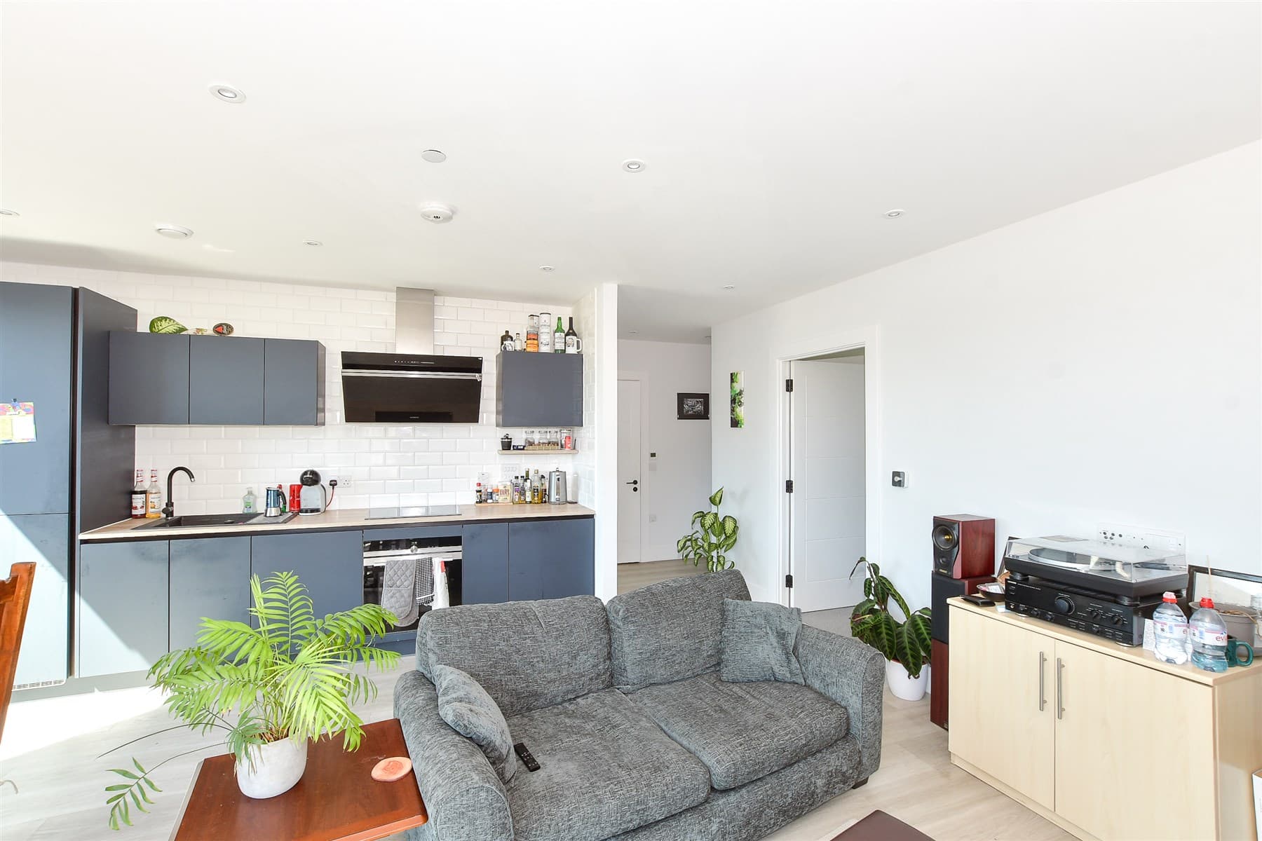 2 Bed Flat, Saunders Park View Brighton — photo 3