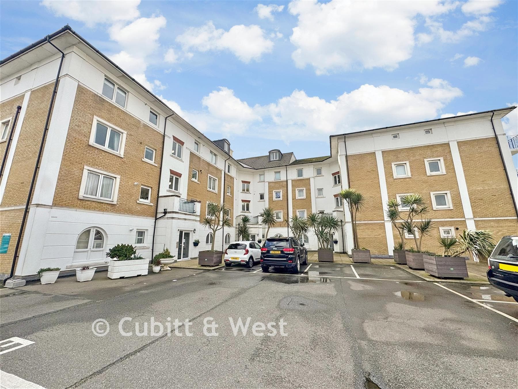 3 Bed Duplex Flat, The Strand Brighton Marina Village Brighton — photo 1