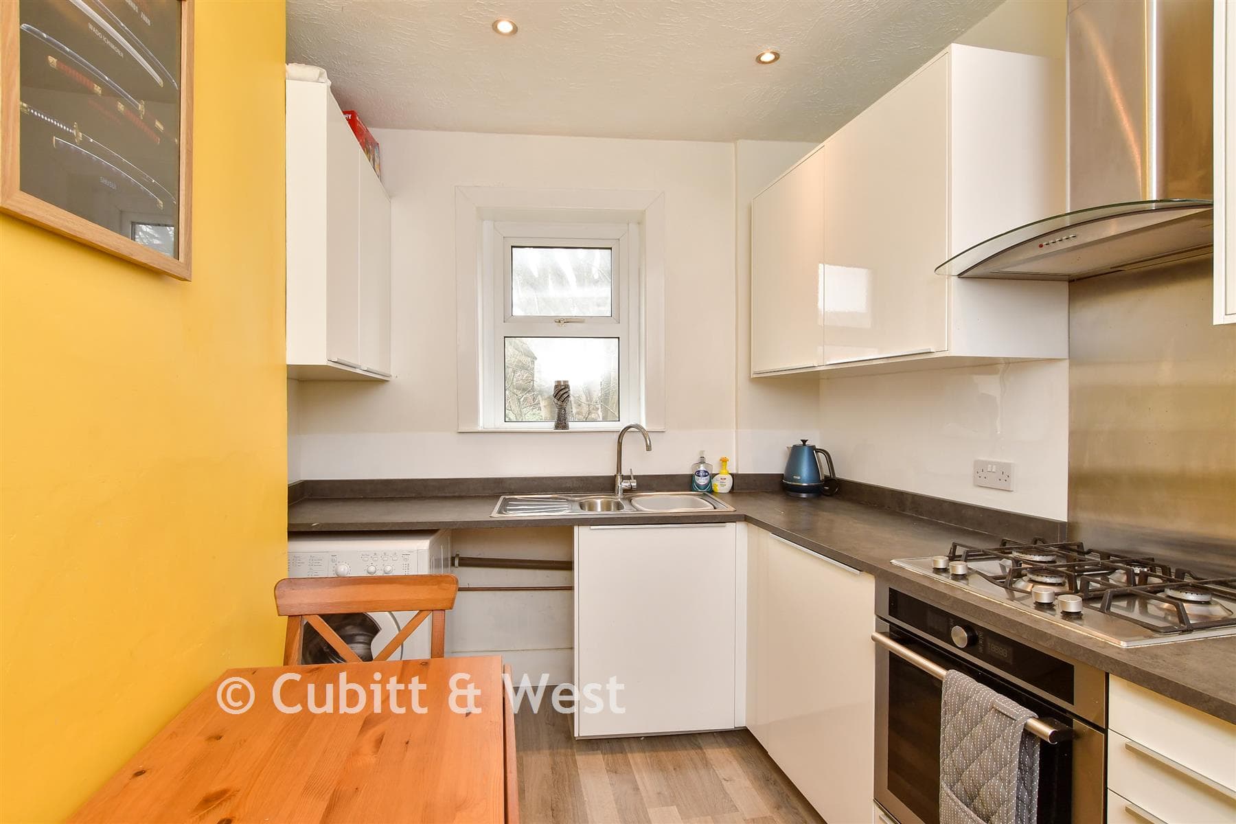 2 Bed Maisonette, Upper Hollingdean Road Brighton — photo 4