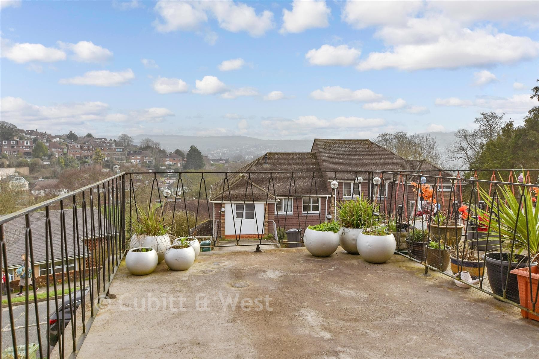 3 Bed Semi Detached House, Fairview Rise Westdene Brighton — photo 5