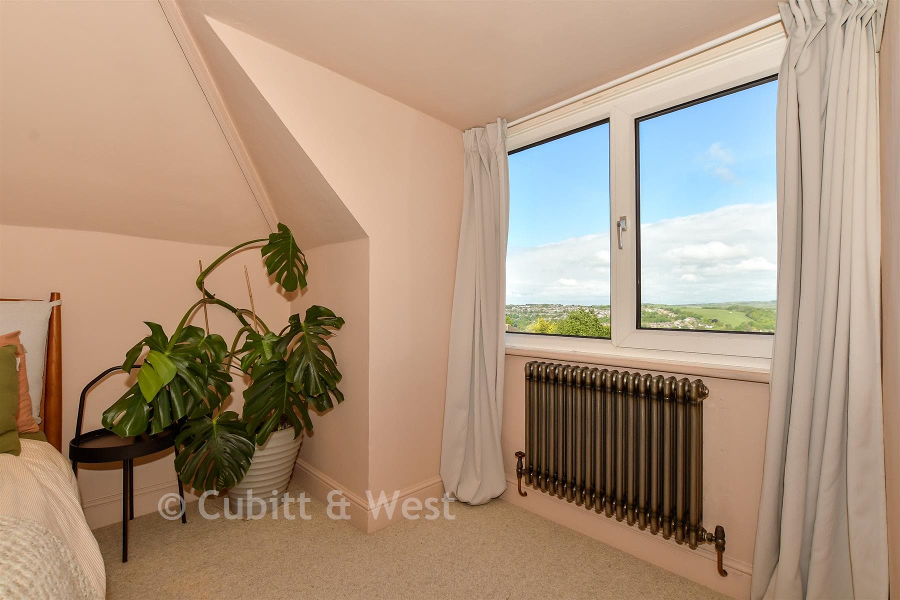 3 Bed Detached House, Westfield Crescent Brighton — photo 5