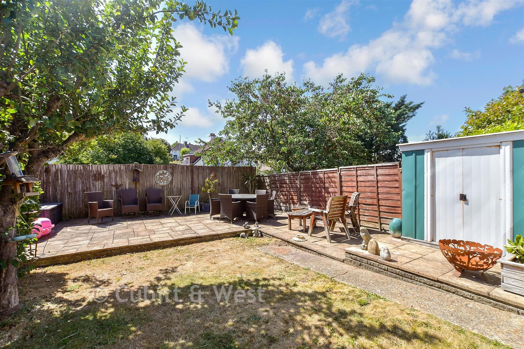 3 Bed Semi Detached Bungalow, Dale Crescent Brighton — photo 2