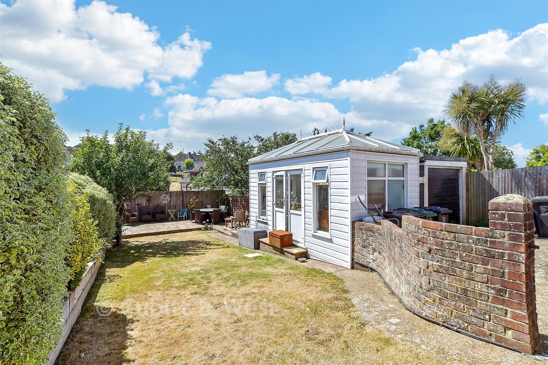 3 Bed Semi Detached Bungalow, Dale Crescent Brighton — photo 3