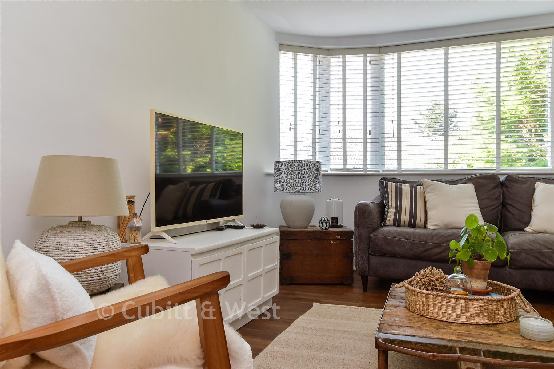 3 Bed Chalet, Thornhill Avenue Patcham — photo 1