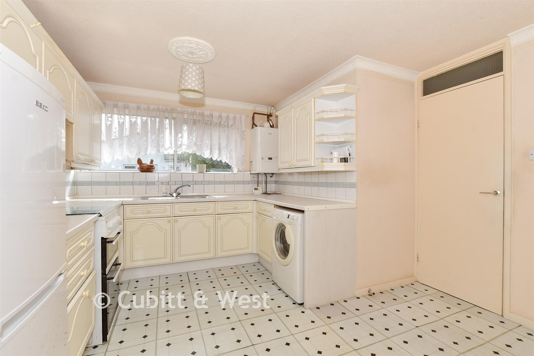 3 Bed Terraced House, Patchdean Patcham Brighton — photo 4