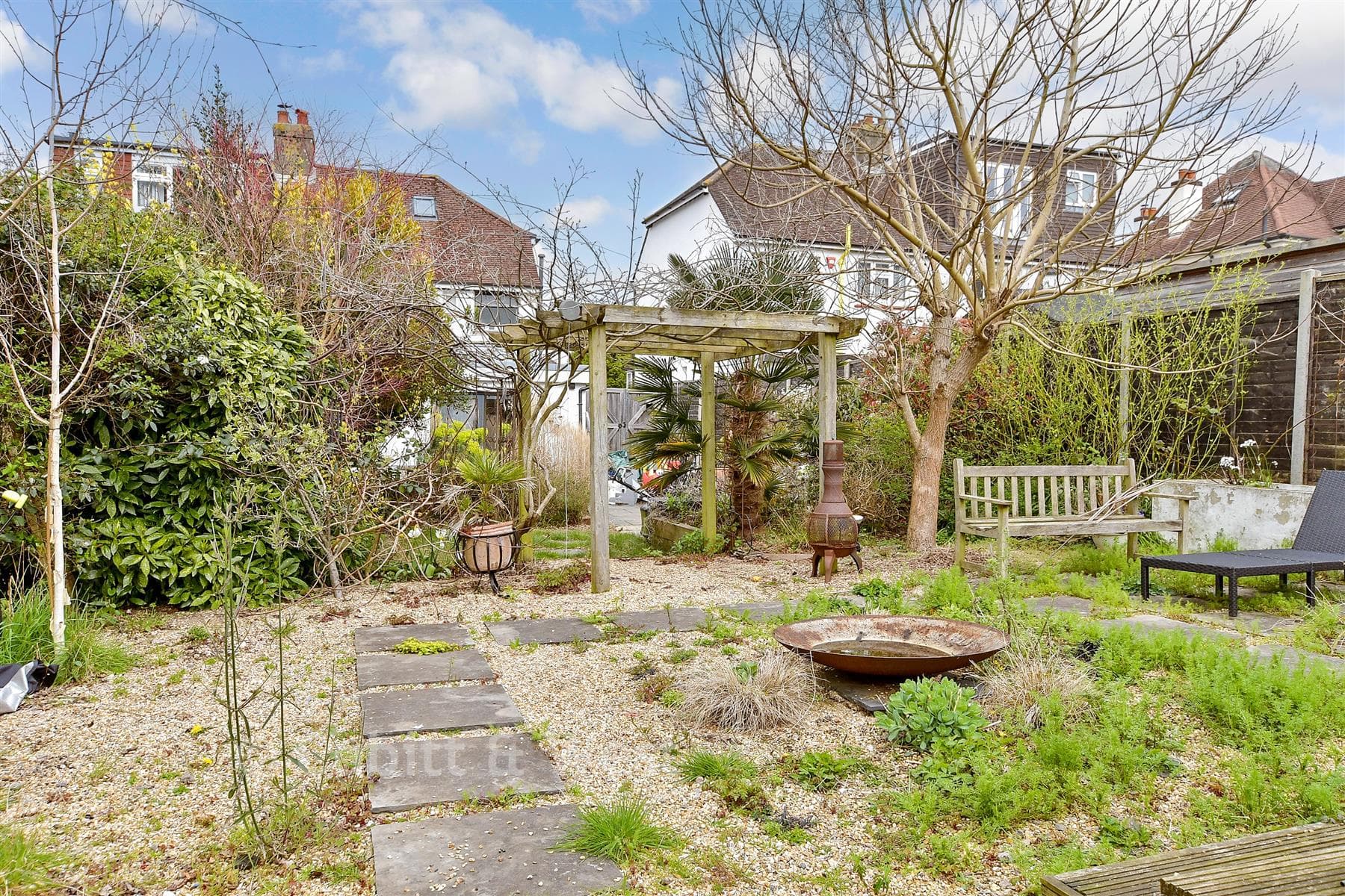 4 Bed Semi Detached House, Carden Avenue Brighton — photo 1