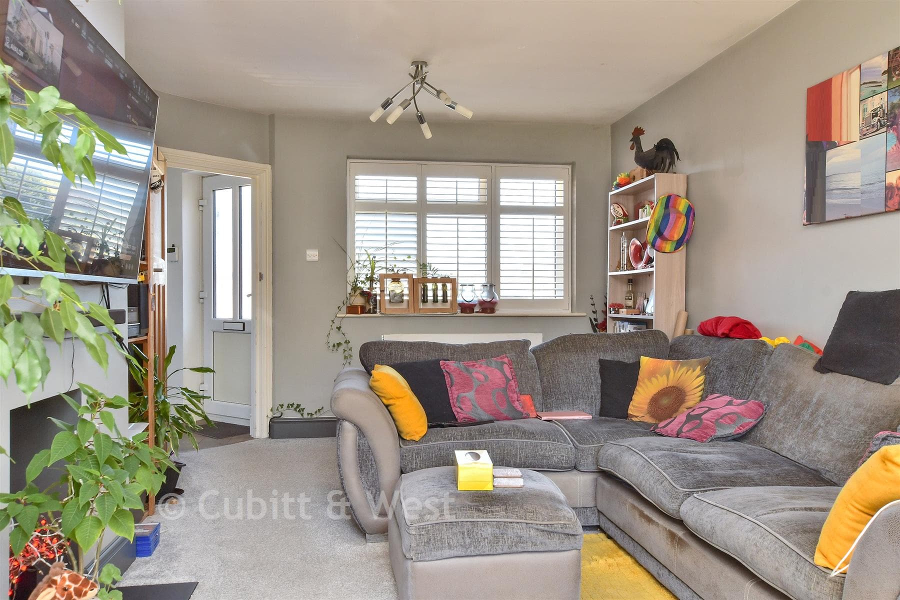 2 Bed Semi Detached Bungalow, Carol Close Brighton — photo 3