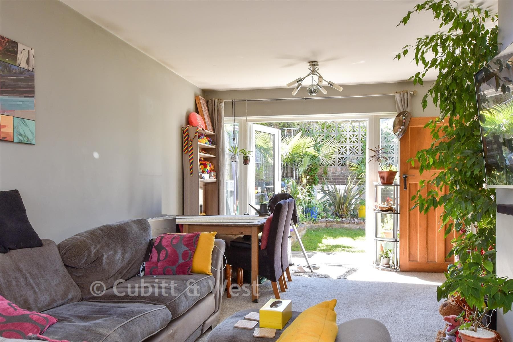 2 Bed Semi Detached Bungalow, Carol Close Brighton — photo 4