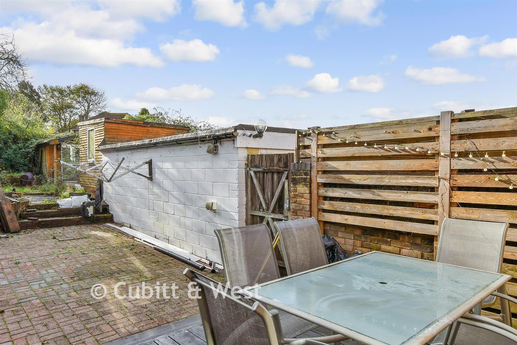 3 Bed Semi Detached House, Mackie Avenue Patcham Brighton — photo 2