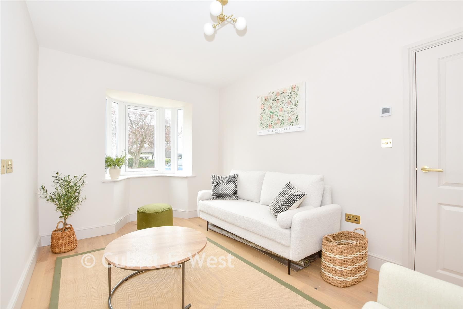 4 Bed End Of Terrace House, Overhill Drive Brighton — photo 1