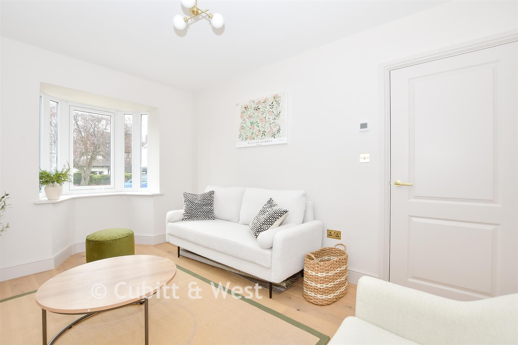 4 Bed End Of Terrace House, Overhill Drive Brighton — photo 2