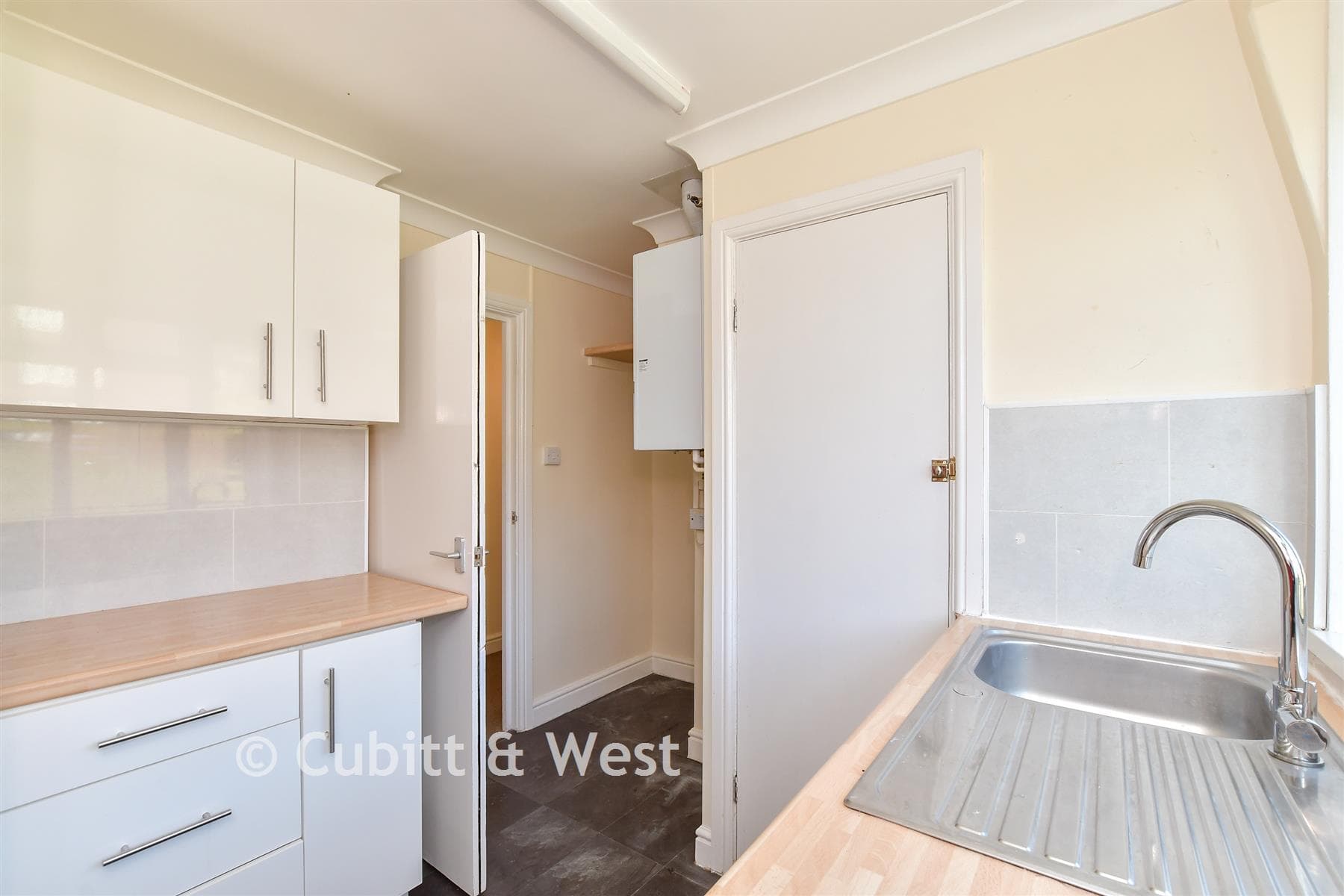 2 Bed Flat, Chelwood Close Brighton — photo 3