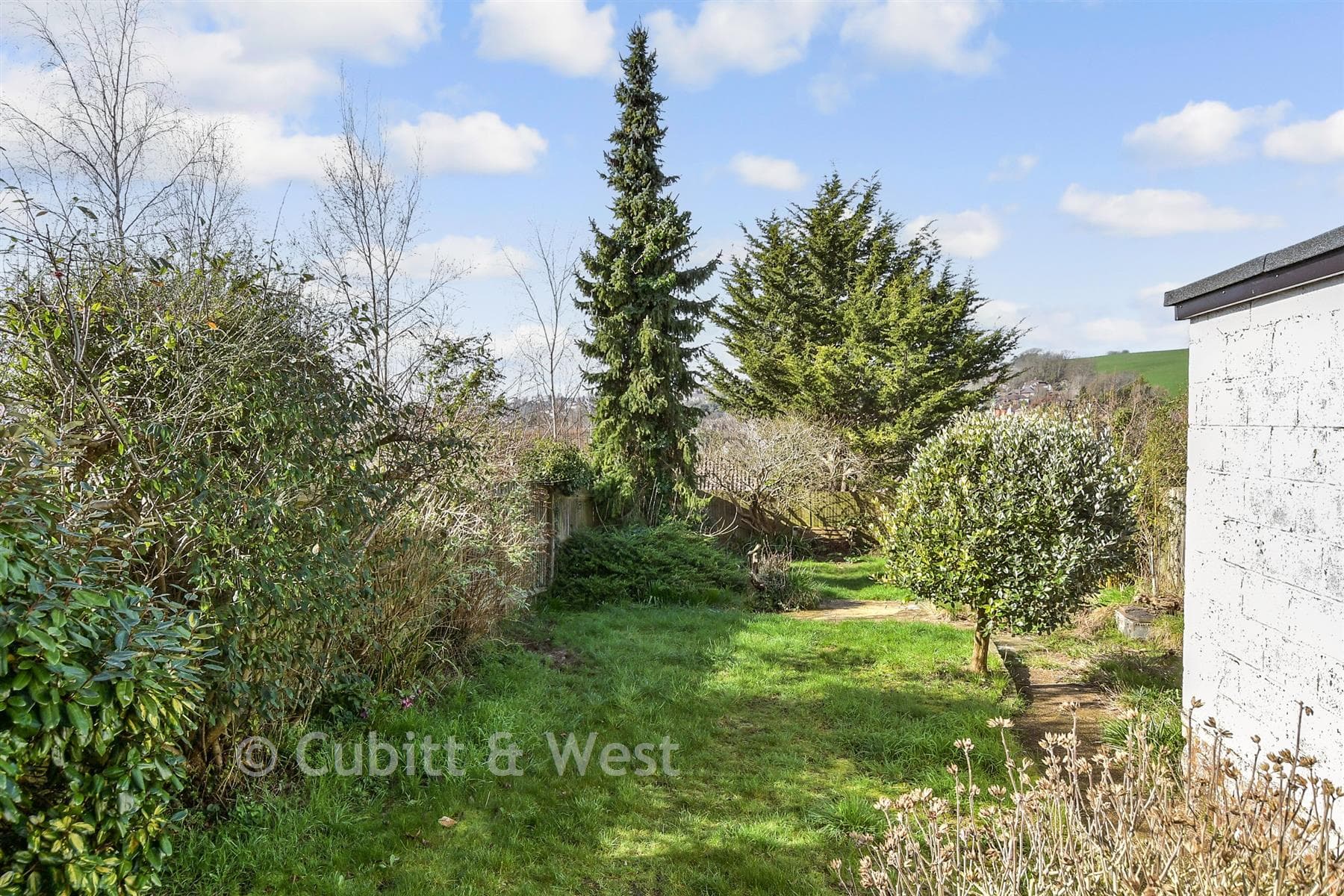 4 Bed Semi Detached House, Highview Avenue South Brighton — photo 2