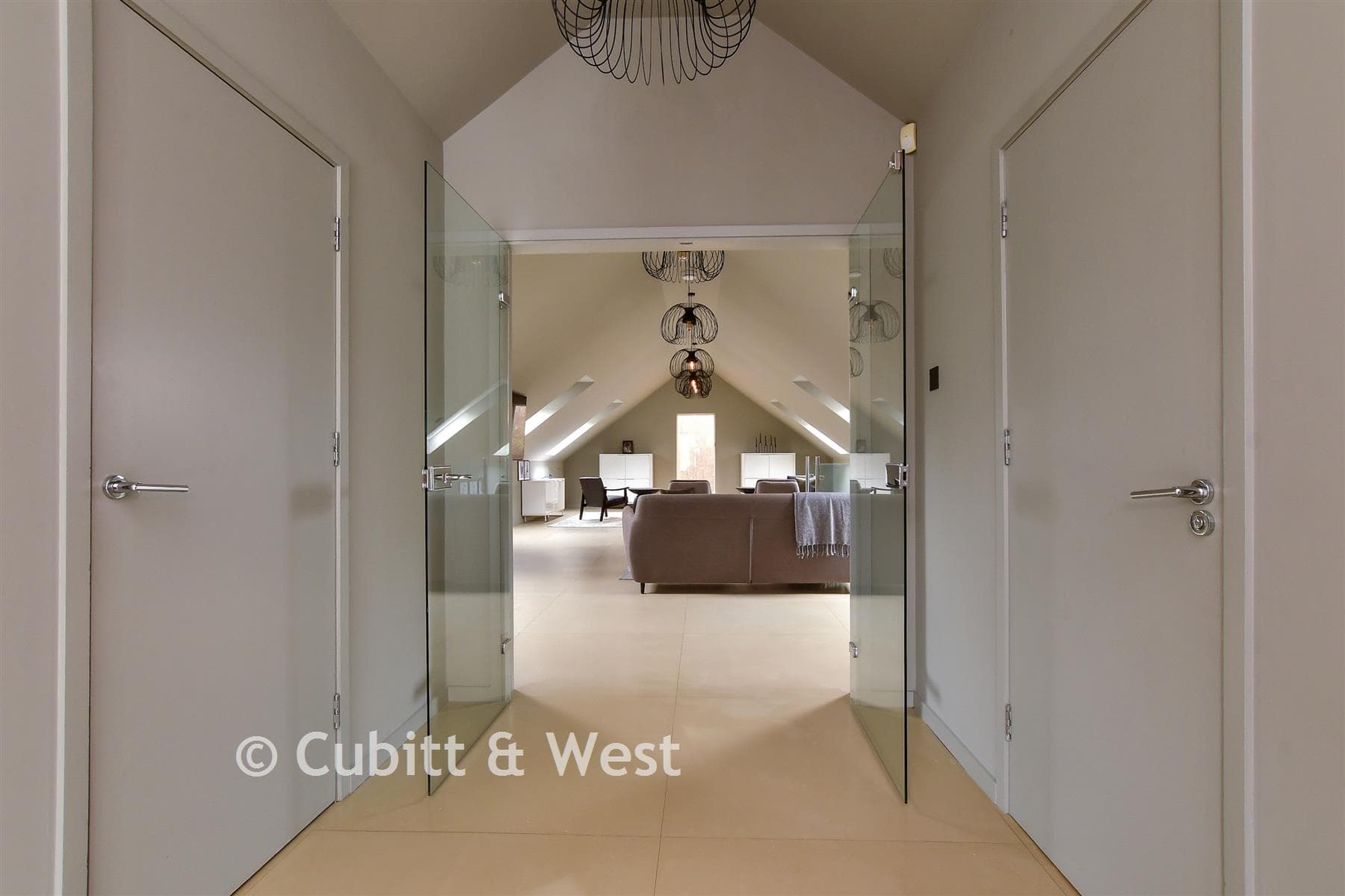 4 Bed Detached Bungalow, Braypool Lane Patcham Brighton — photo 3