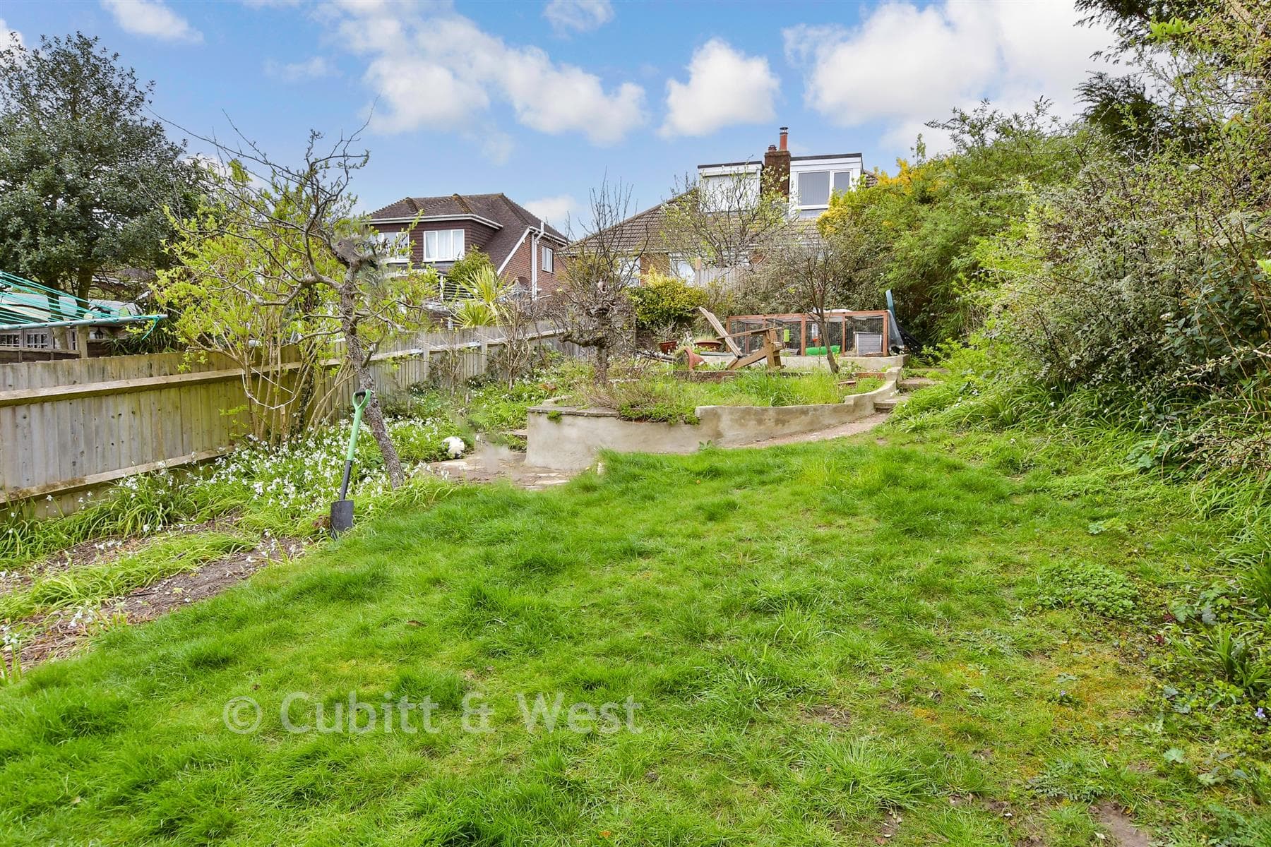 3 Bed Semi Detached House, Wilmington Way Brighton — photo 3
