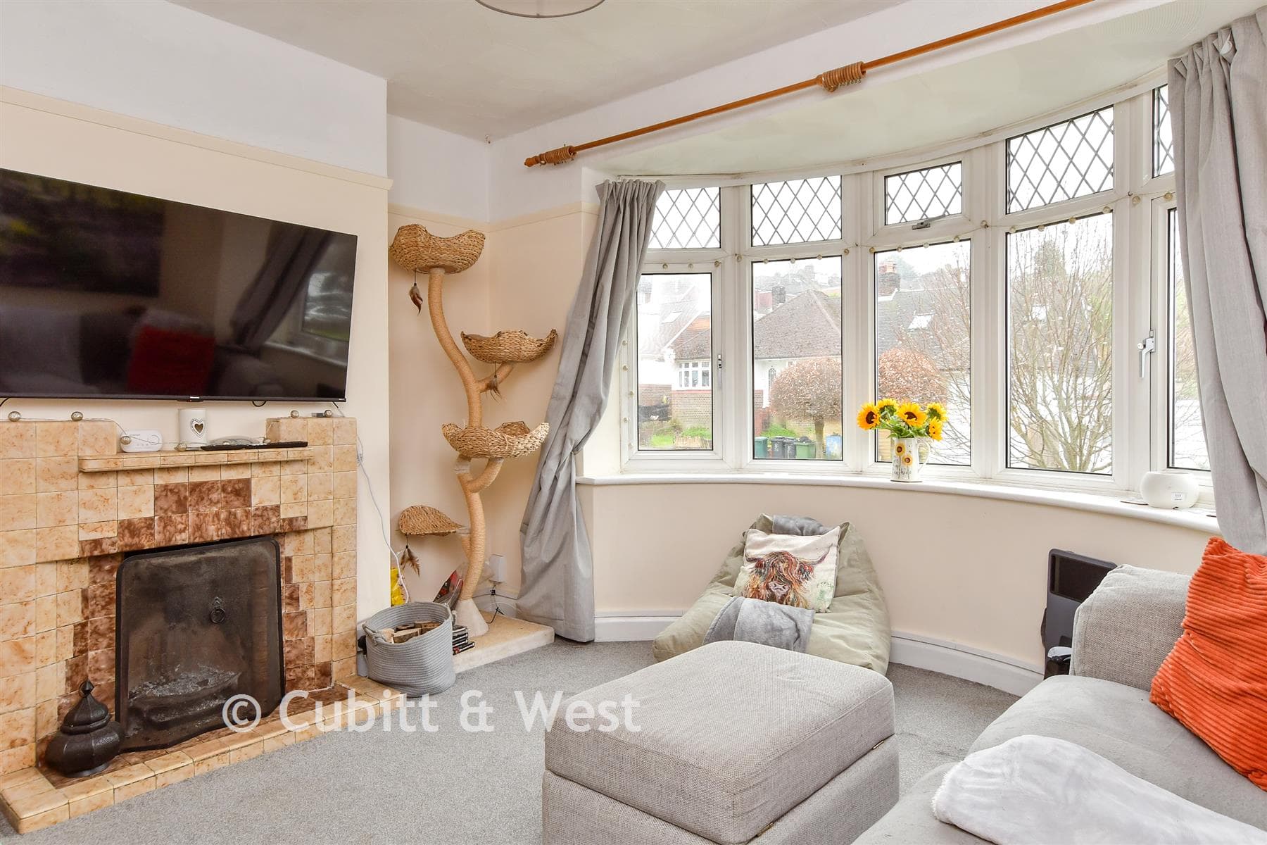3 Bed Semi Detached House, Wilmington Way Brighton — photo 4