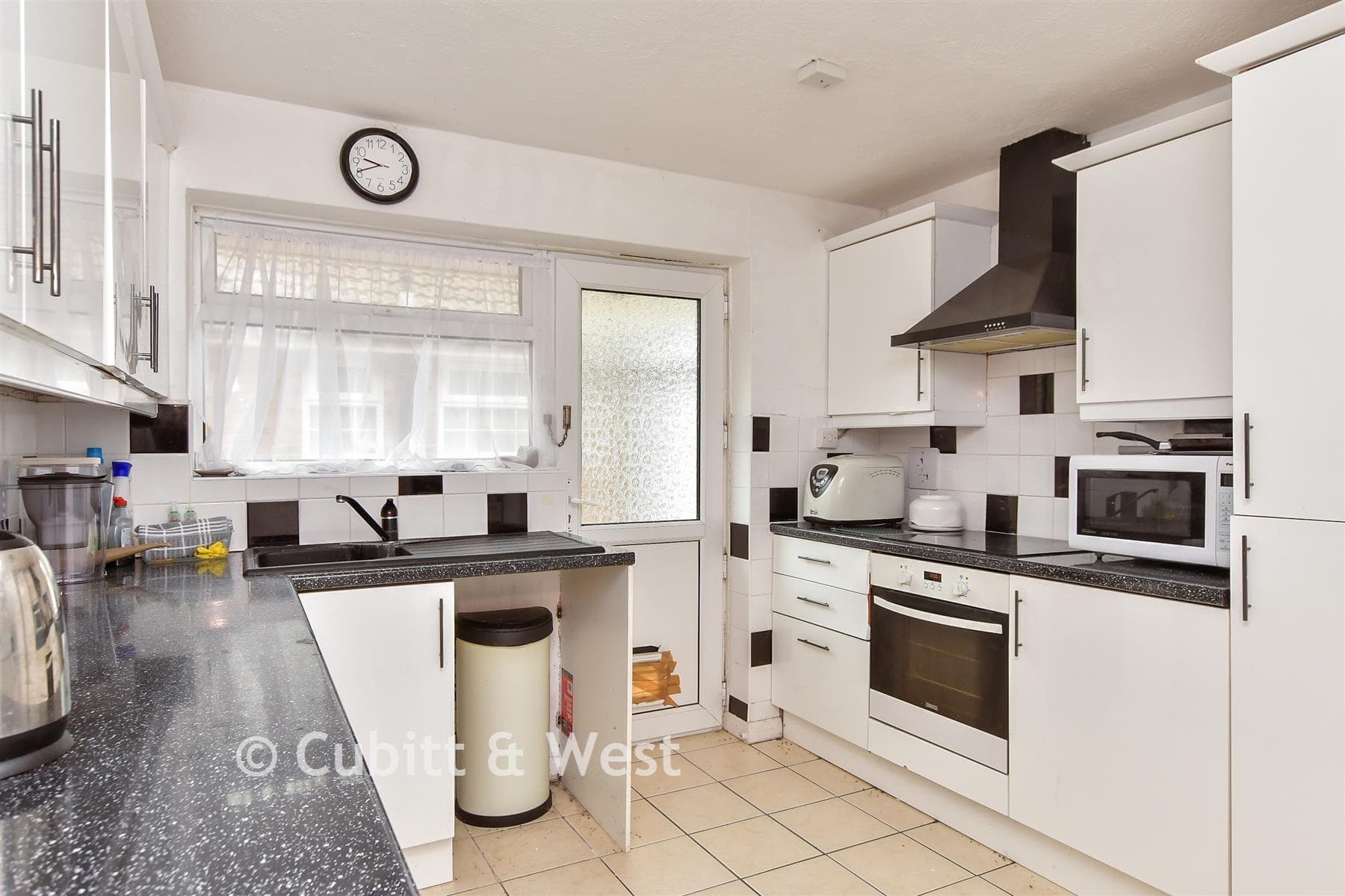 3 Bed Detached Bungalow, Bramber Avenue North Peacehaven — photo 5