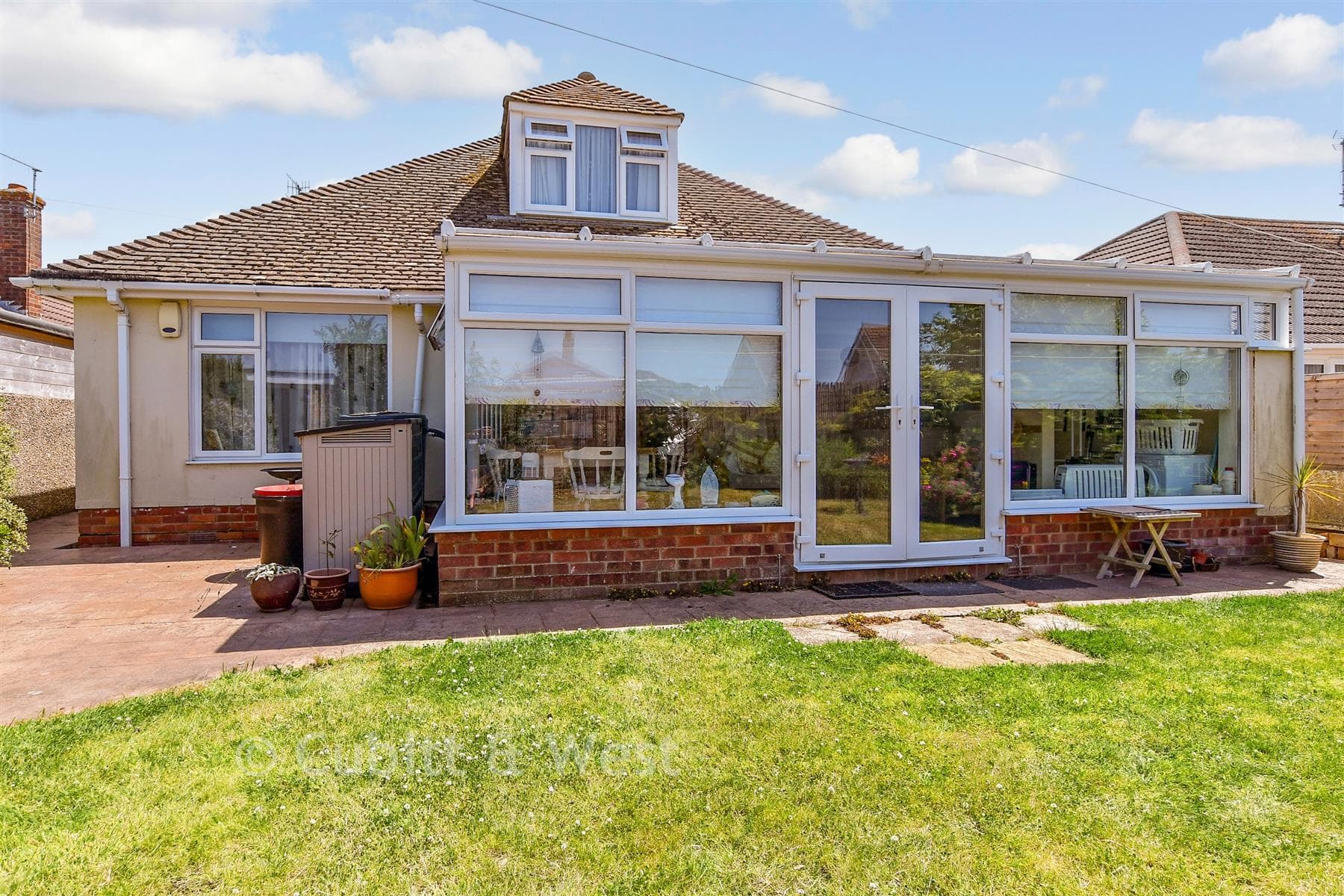 4 Bed Detached Bungalow, Slindon Avenue Peacehaven — photo 2