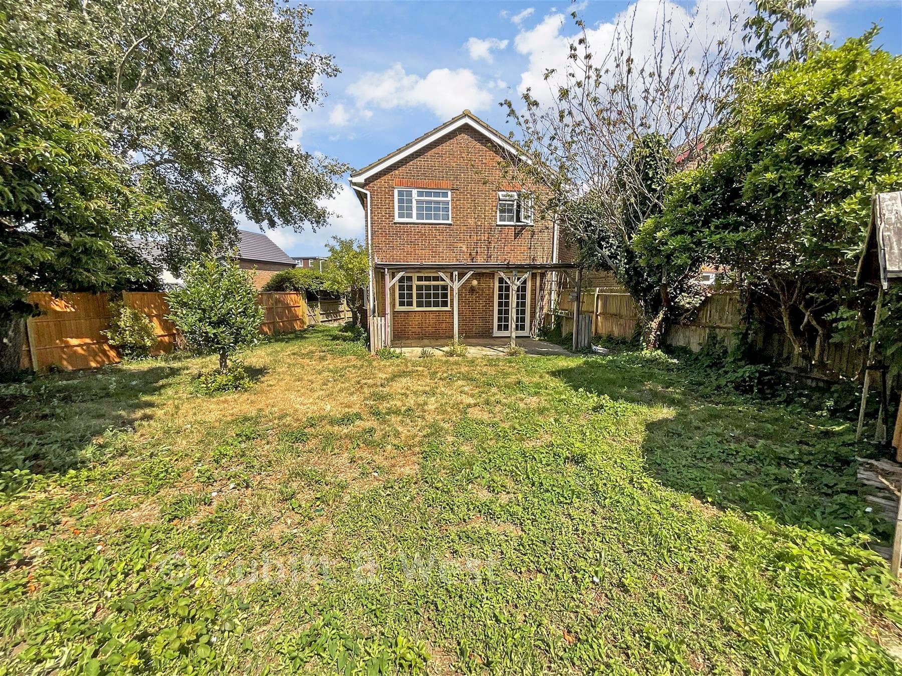 4 Bed Detached House, Shepherds Cot Peacehaven — photo 1