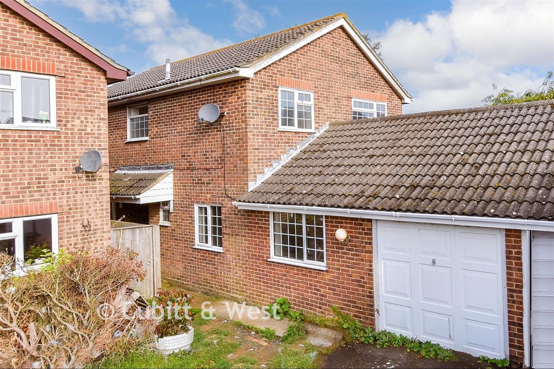 4 Bed Detached House, Shepherds Cot Peacehaven — photo 2