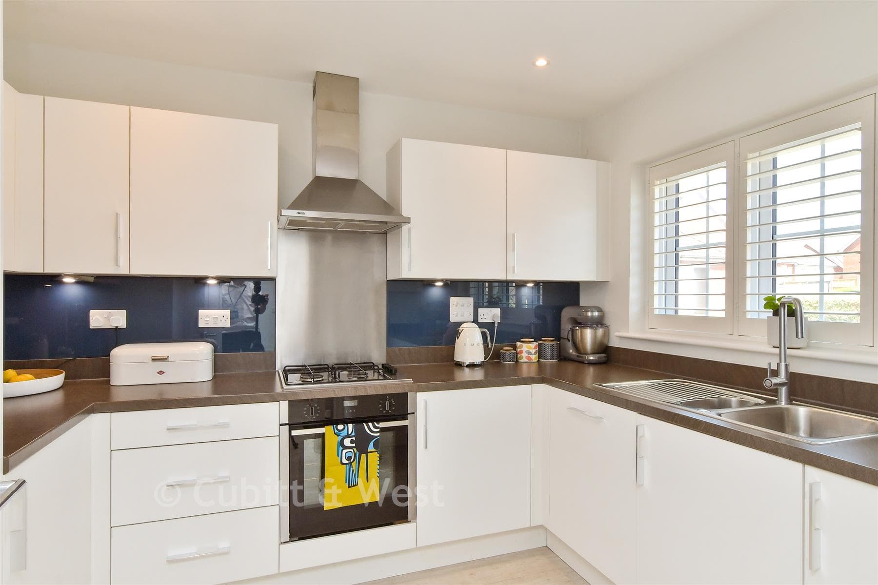 3 Bed Terraced House, Keymer Avenue Peacehaven — photo 5