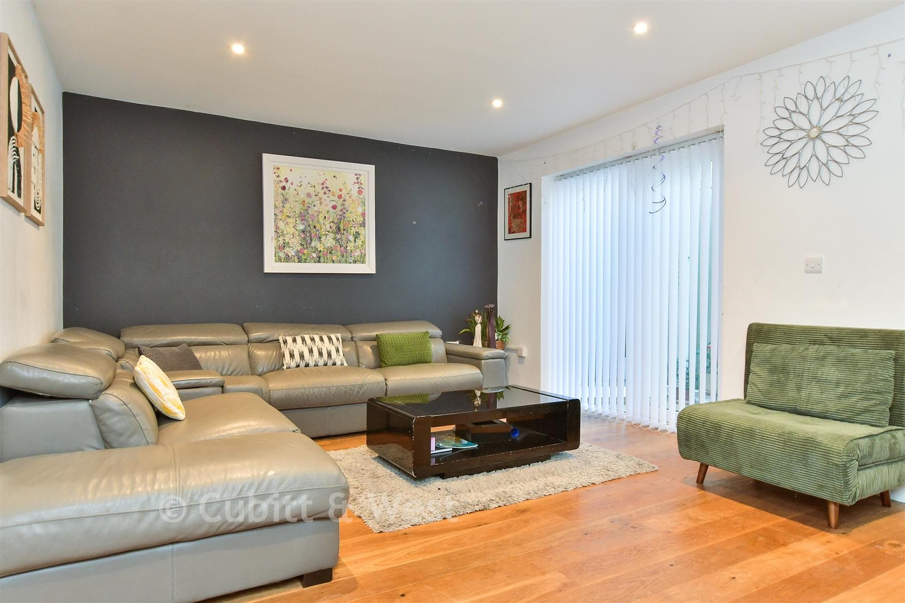 3 Bed End Of Terrace House, Union Close Newhaven — photo 3