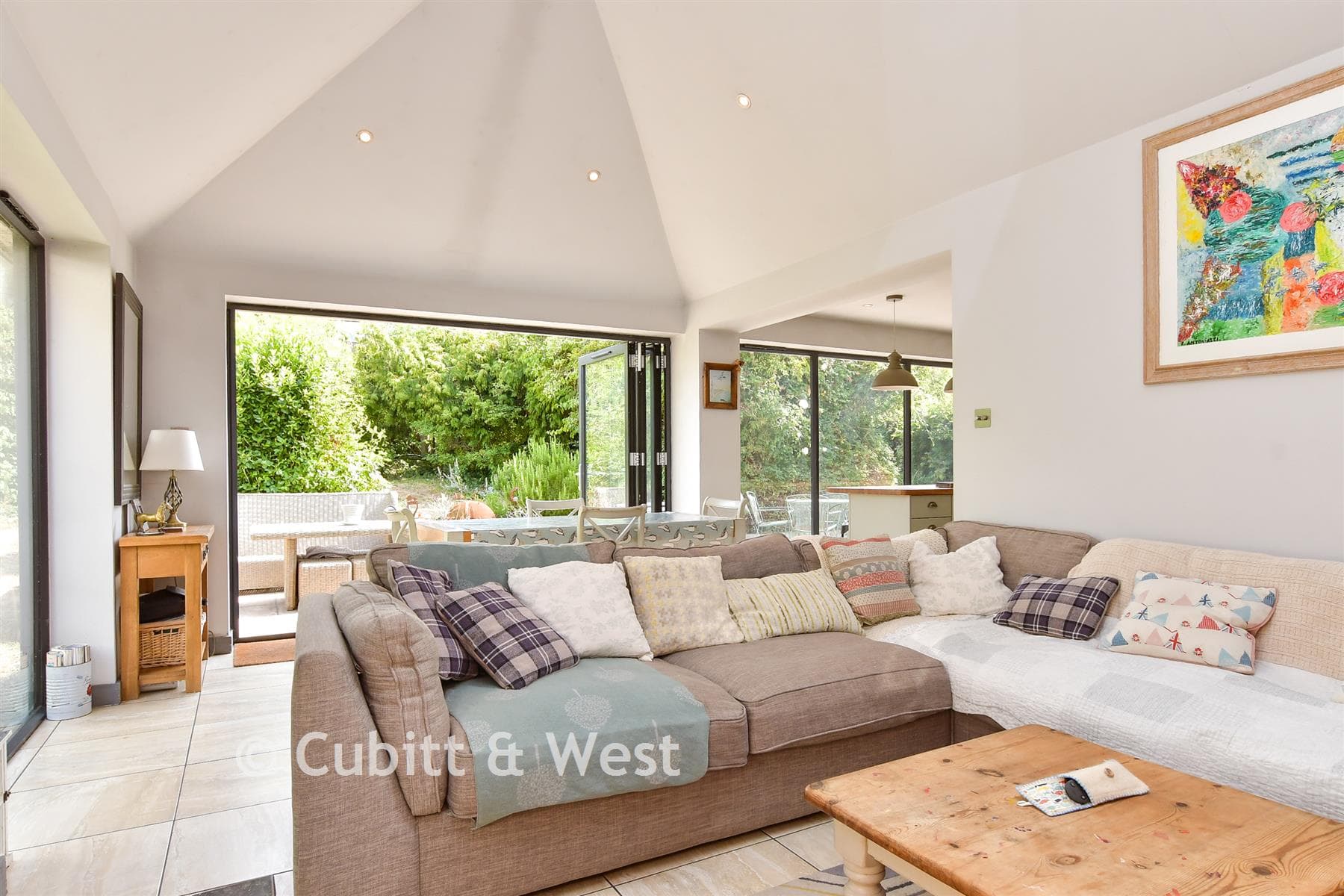 4 Bed Detached Bungalow, Avis Road Newhaven — photo 3