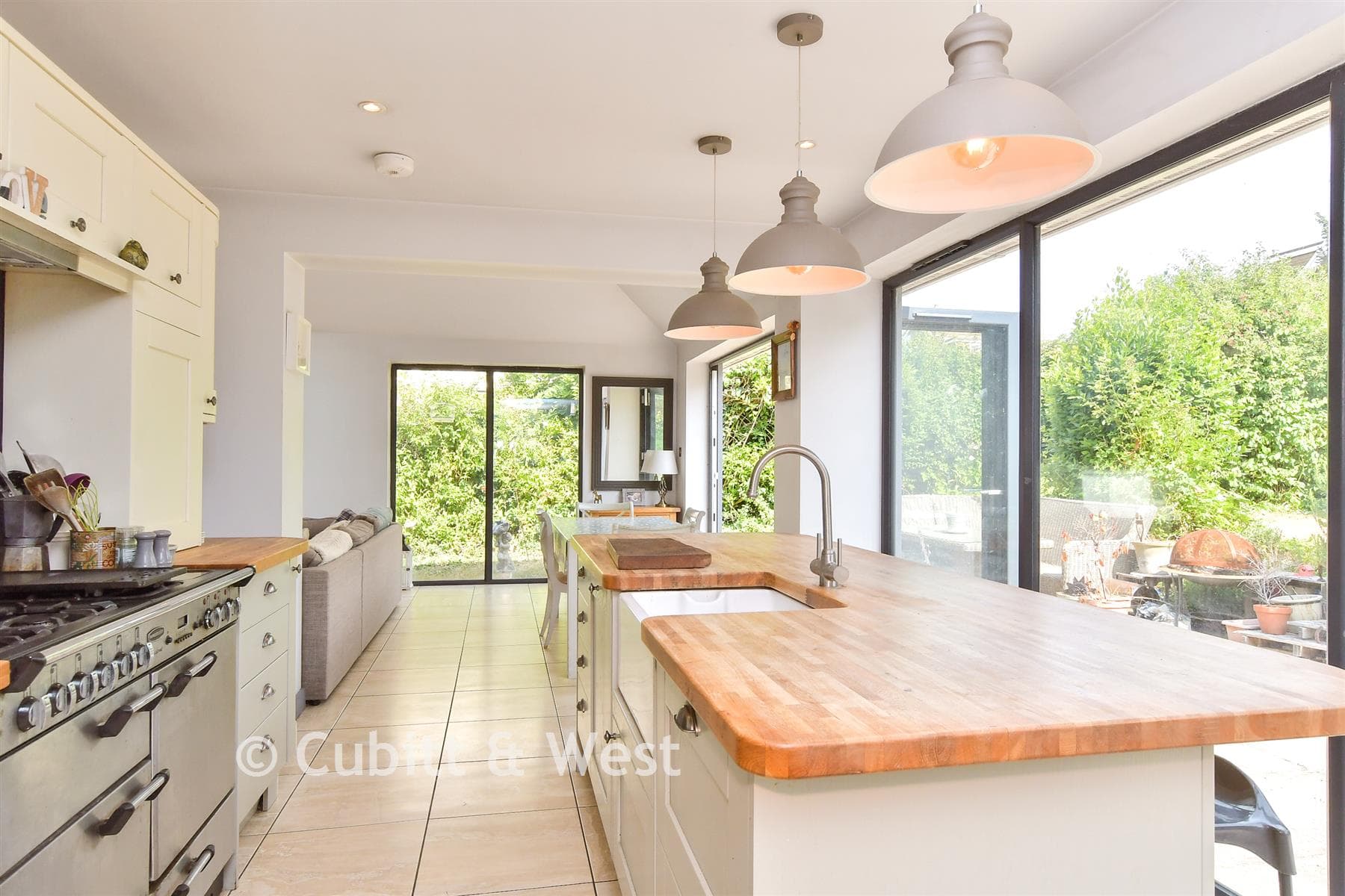 4 Bed Detached Bungalow, Avis Road Newhaven — photo 4