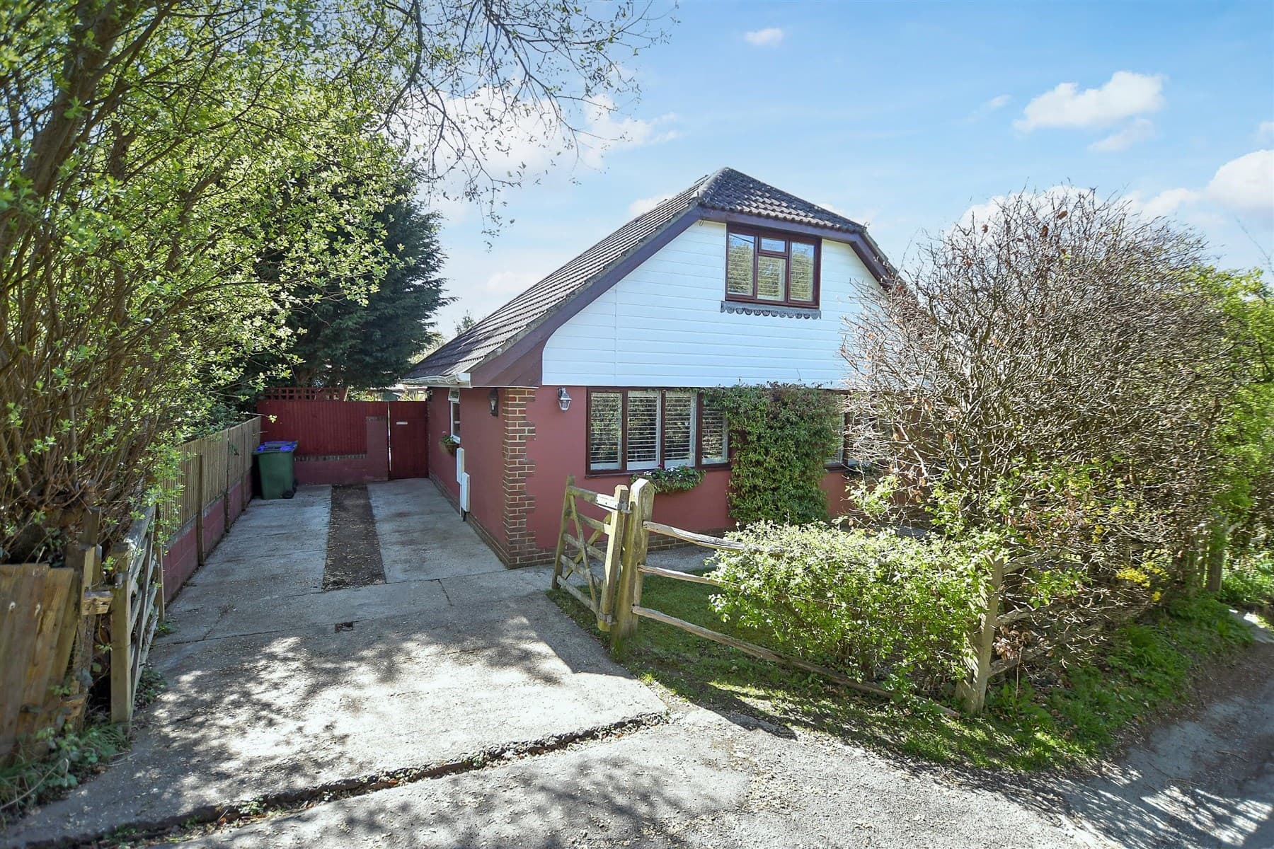 3 Bed Detached Bungalow, Upper Valley Road Newhaven — photo 1