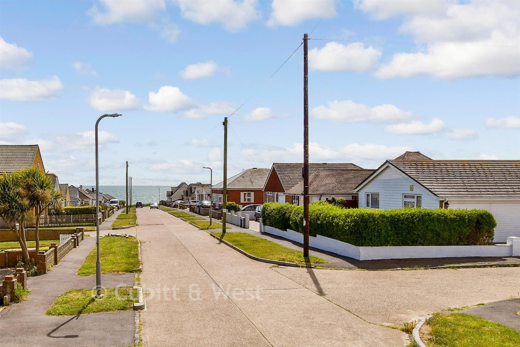 2 Bed Detached House, Slindon Avenue Peacehaven — photo 2